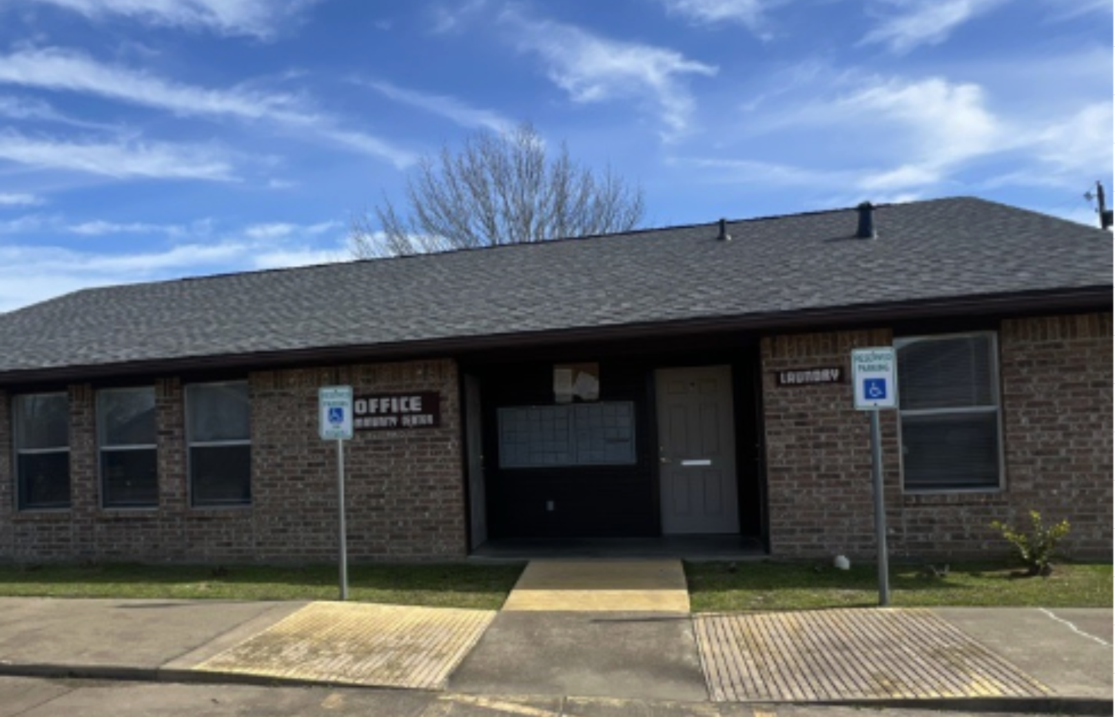 Crockett Condo: 1201 Edmiston Dr.