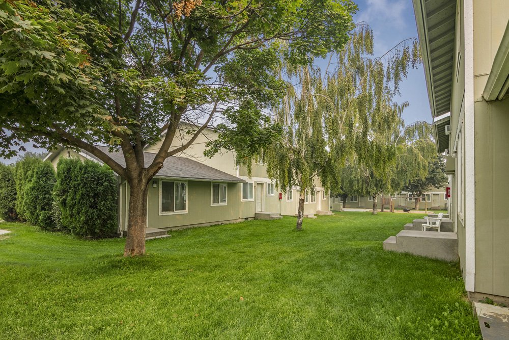Warden Condo: 800 S County Rd