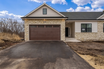 Roscoe Townhome: 5718 Willow Creek Ln