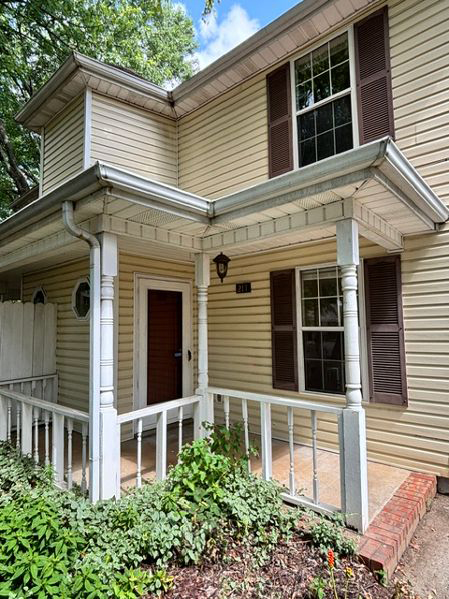 Murfreesboro Townhome: 211 Hillside Ct