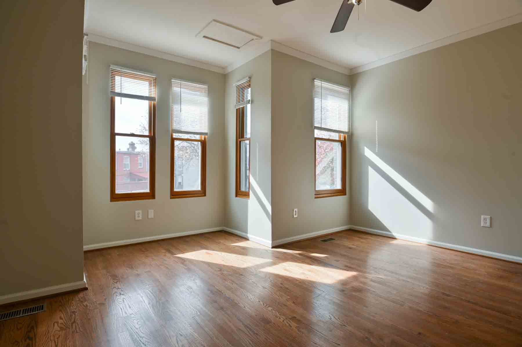 Washington House: 1318 Florida Ave NE