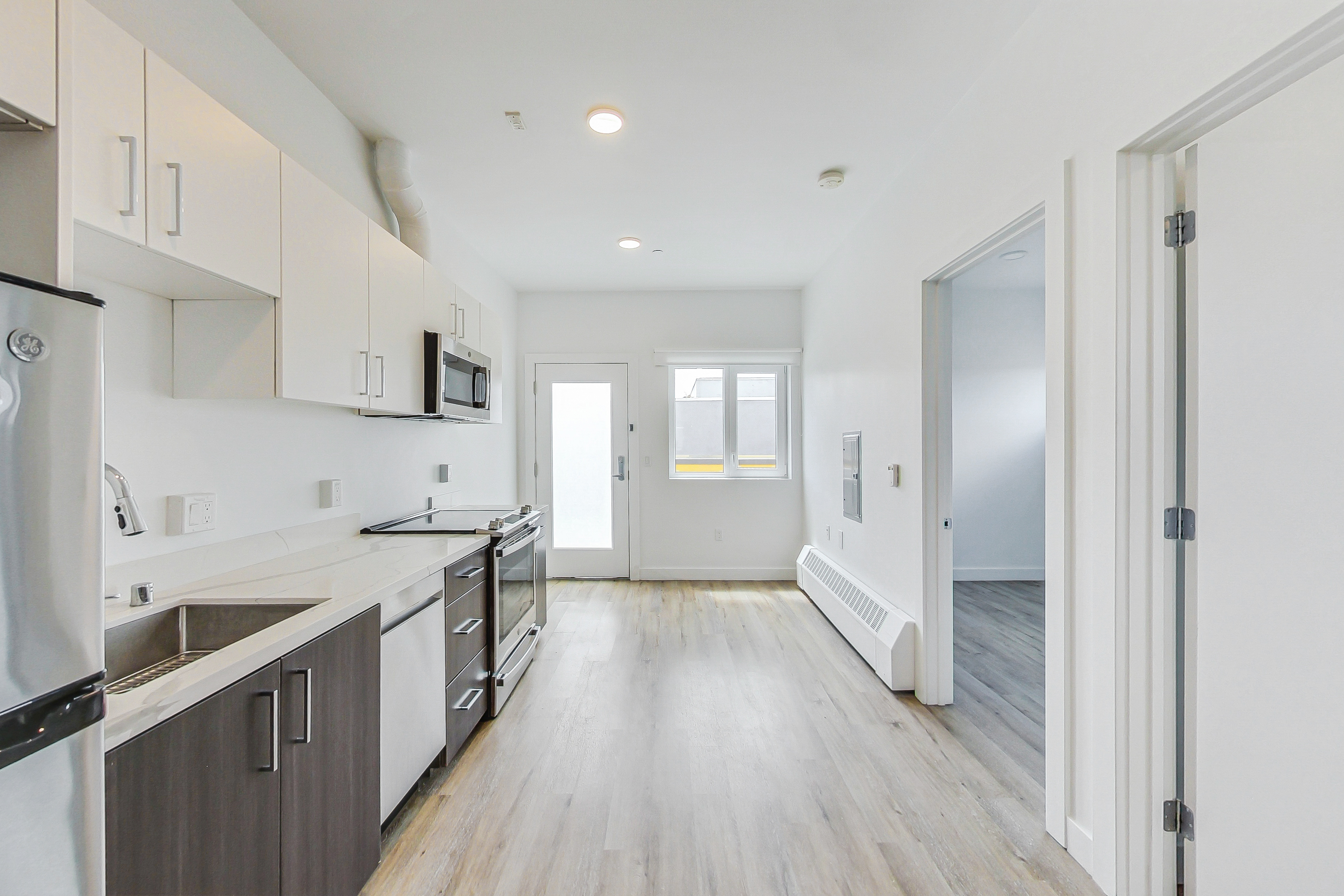 Oakland Apartment: 669 24th St