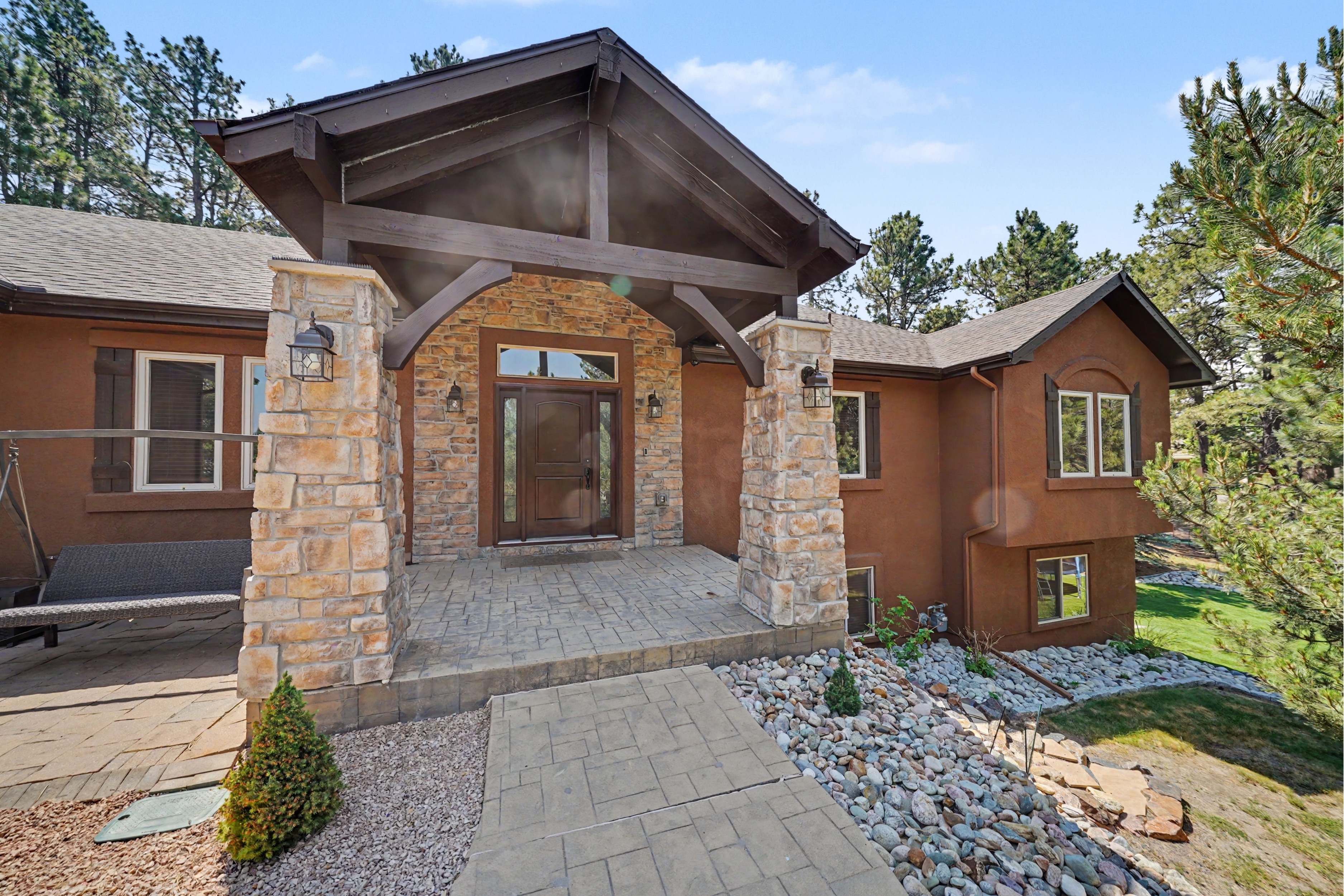 Colorado Springs House: 18145 Bakers Farm RD