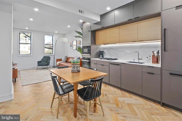 Washington Condo: 1900 Biltmore St NW