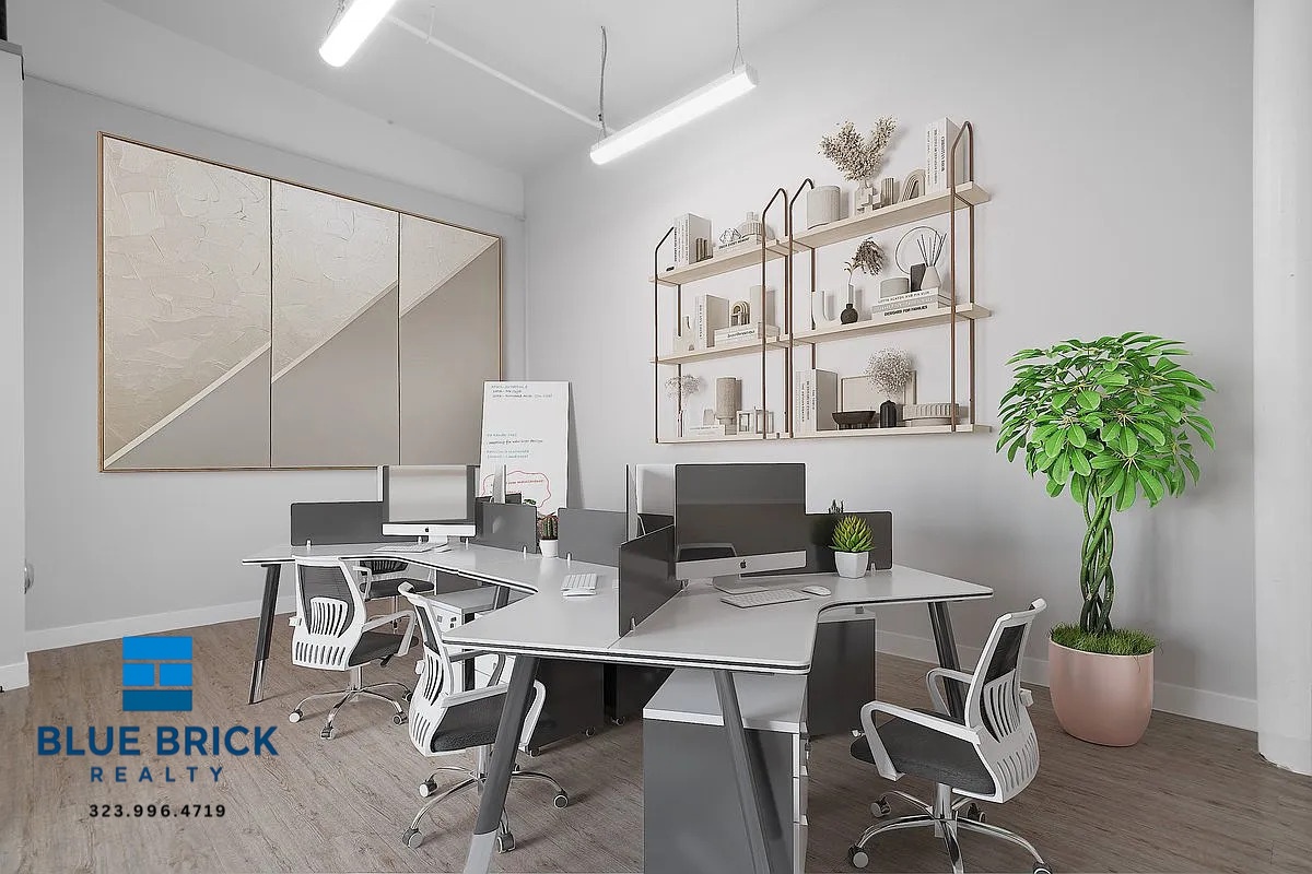Los Angeles Condo: 3751 S Hill St