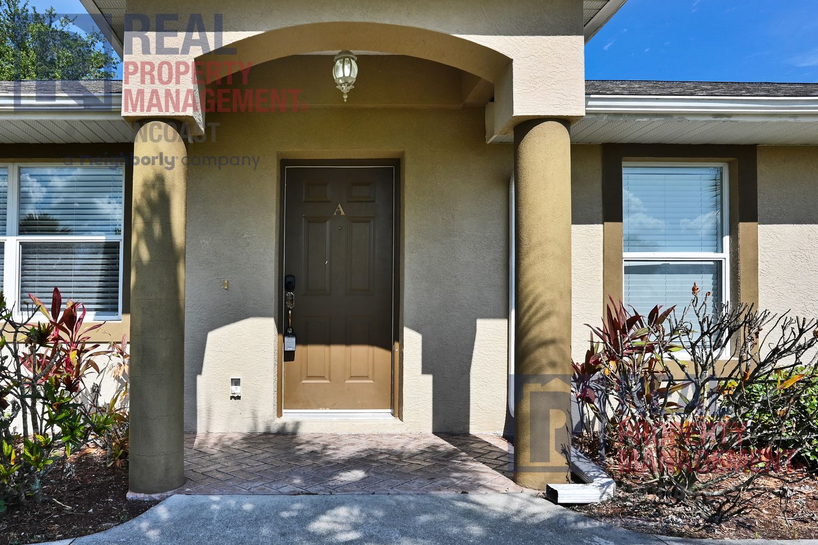 Rotonda West Condo: 230 Rotonda Blvd W