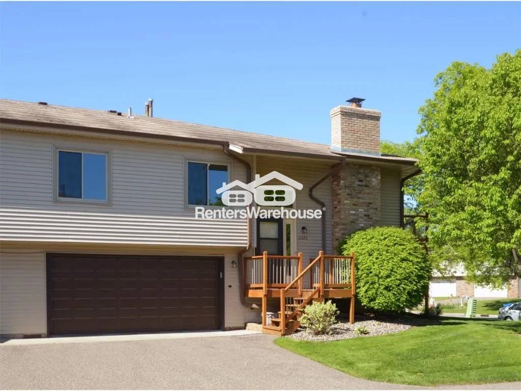 Woodbury Townhome: 2323 Amberwood Dr