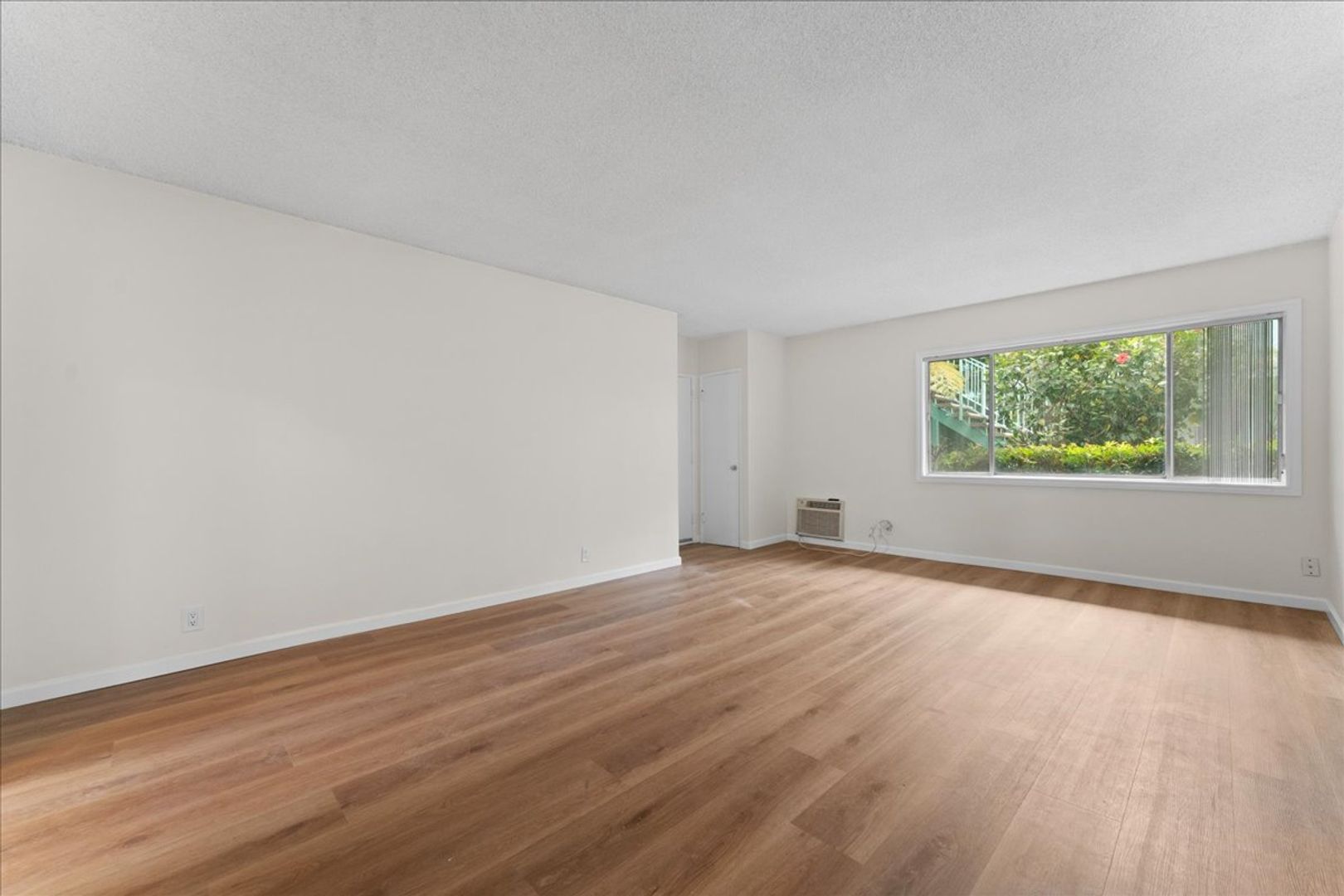 Glendale Condo: 1437 E. Windsor Road