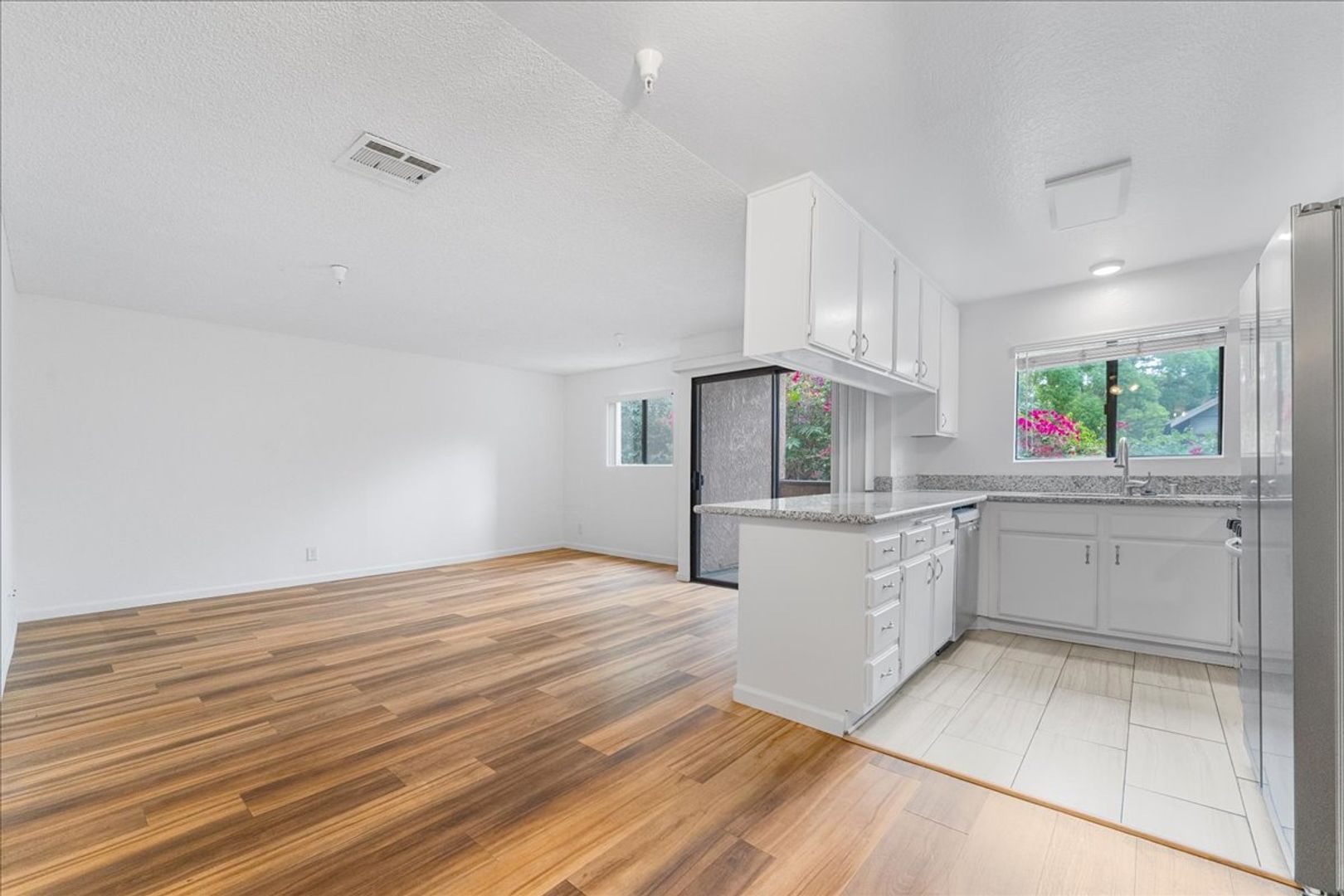 Pasadena Condo: 144 N. Michigan Ave.