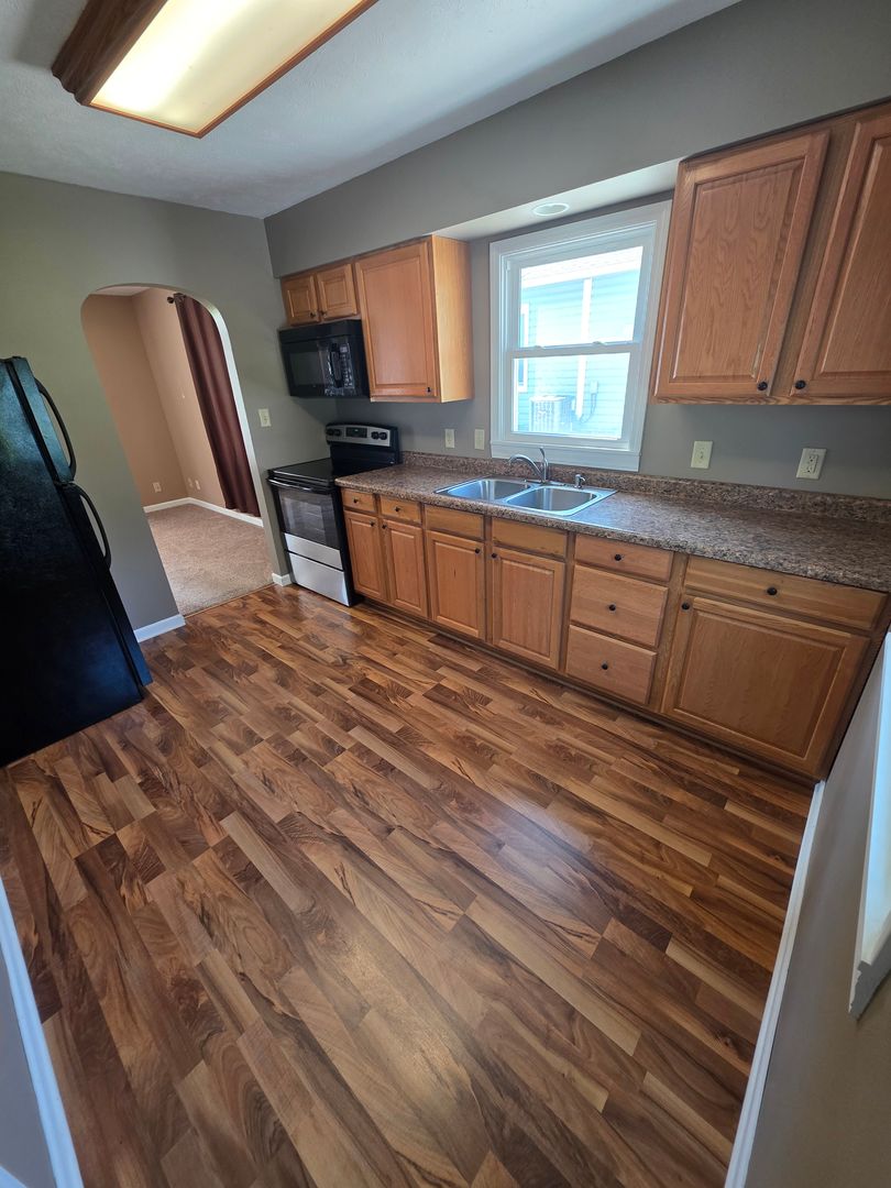 Norfolk House: 619 Gerecke St