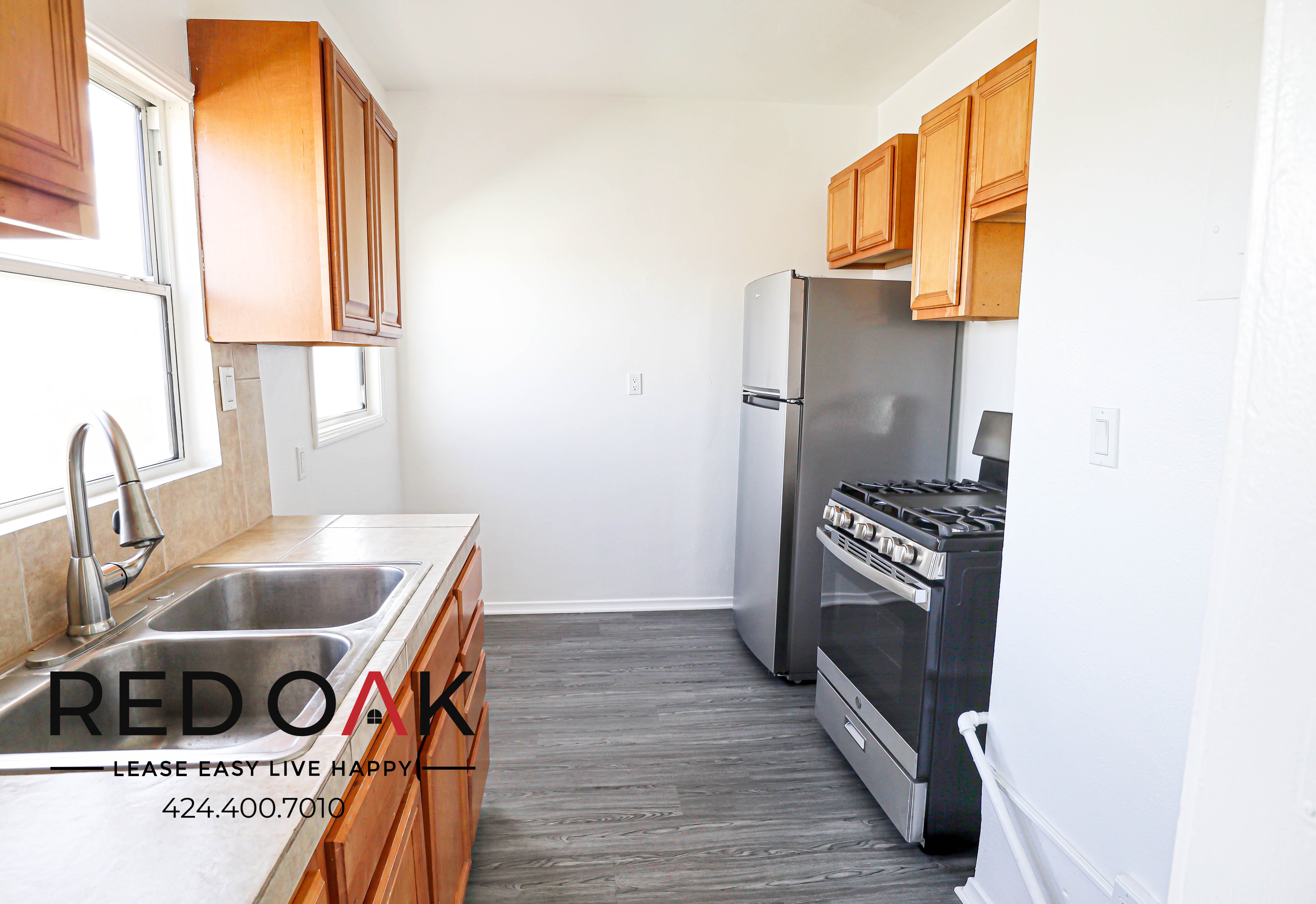 San Pedro Condo: 527 W 15th St