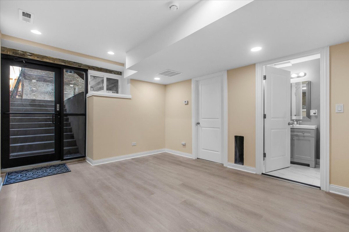 Chicago Condo: 1635 North Ashland Avenue