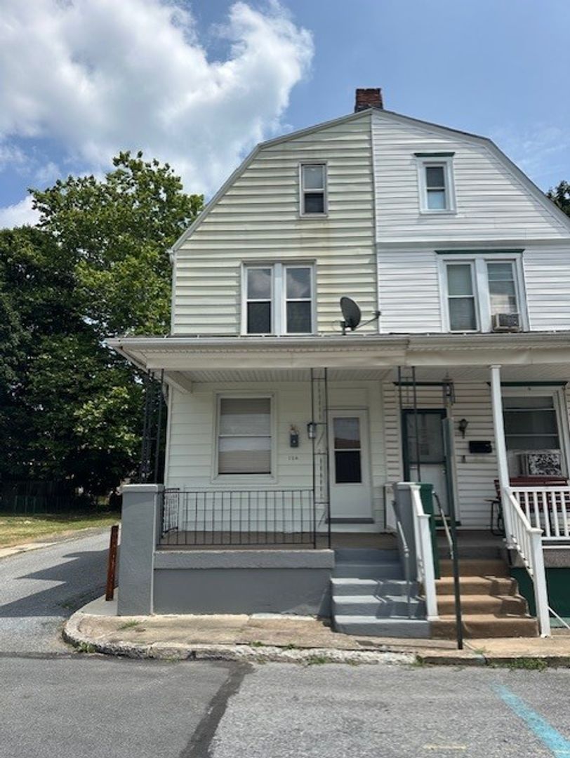 Steelton House: 154 East Conestoga St