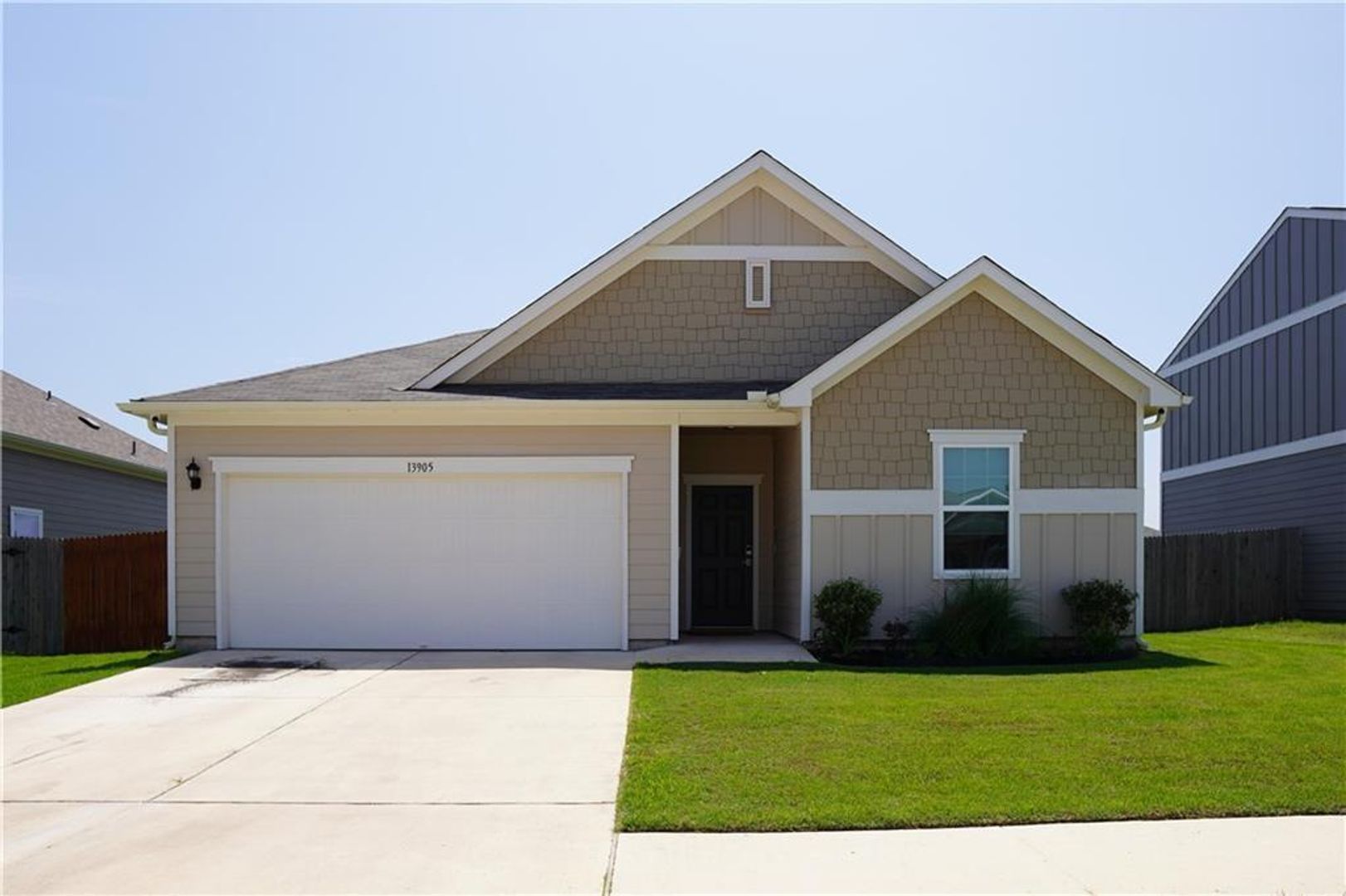 Manor House: 13905 Charles Abraham Way