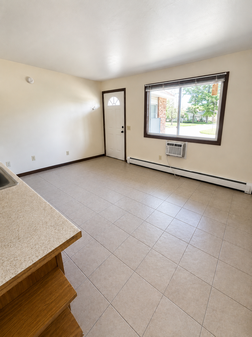 ADAMS Condo: 535 N MAIN ST