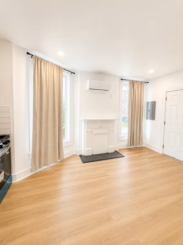 Louisville Condo: 124 W. College St.