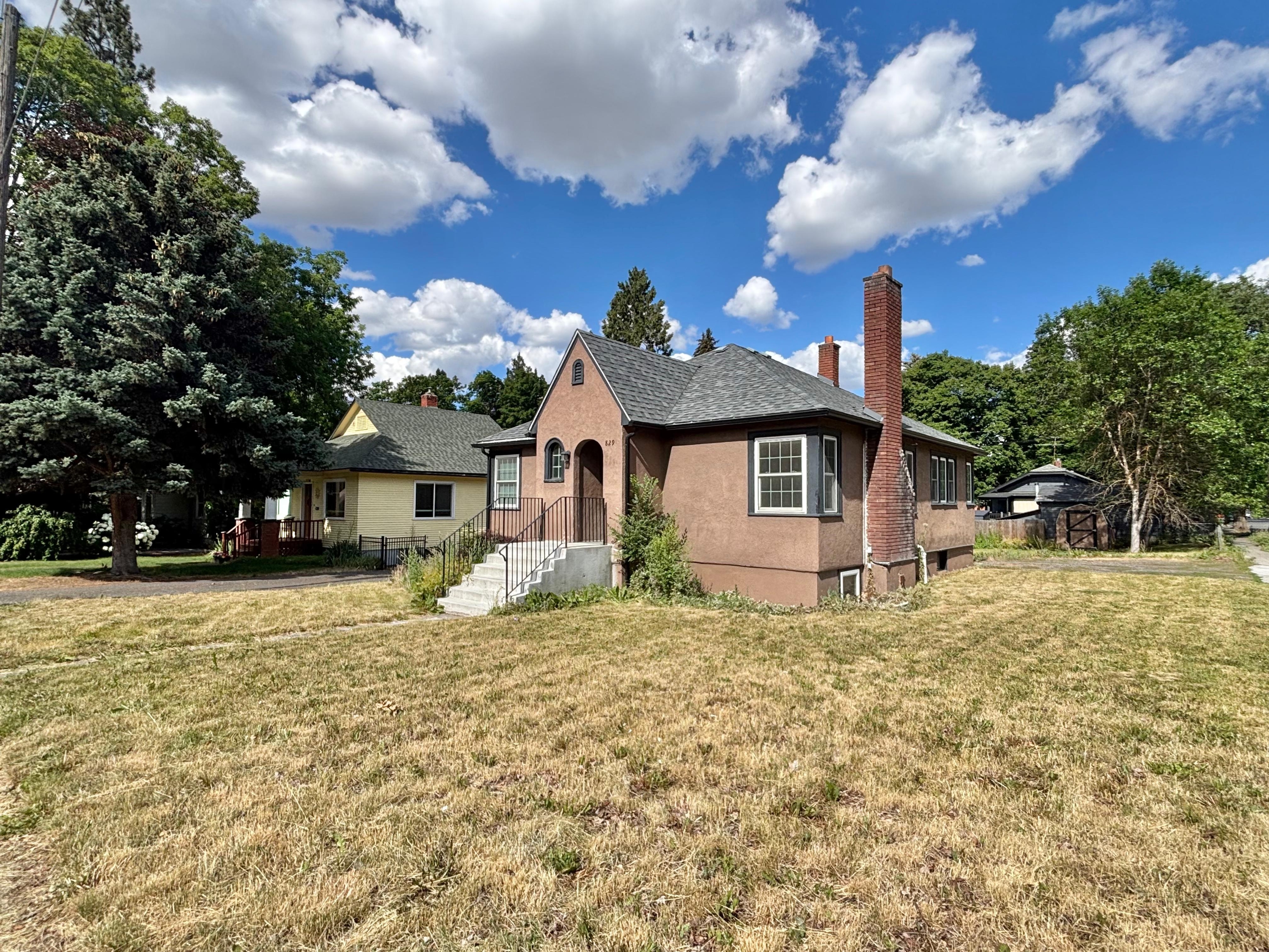 Spokane House: 829 S Ivory St