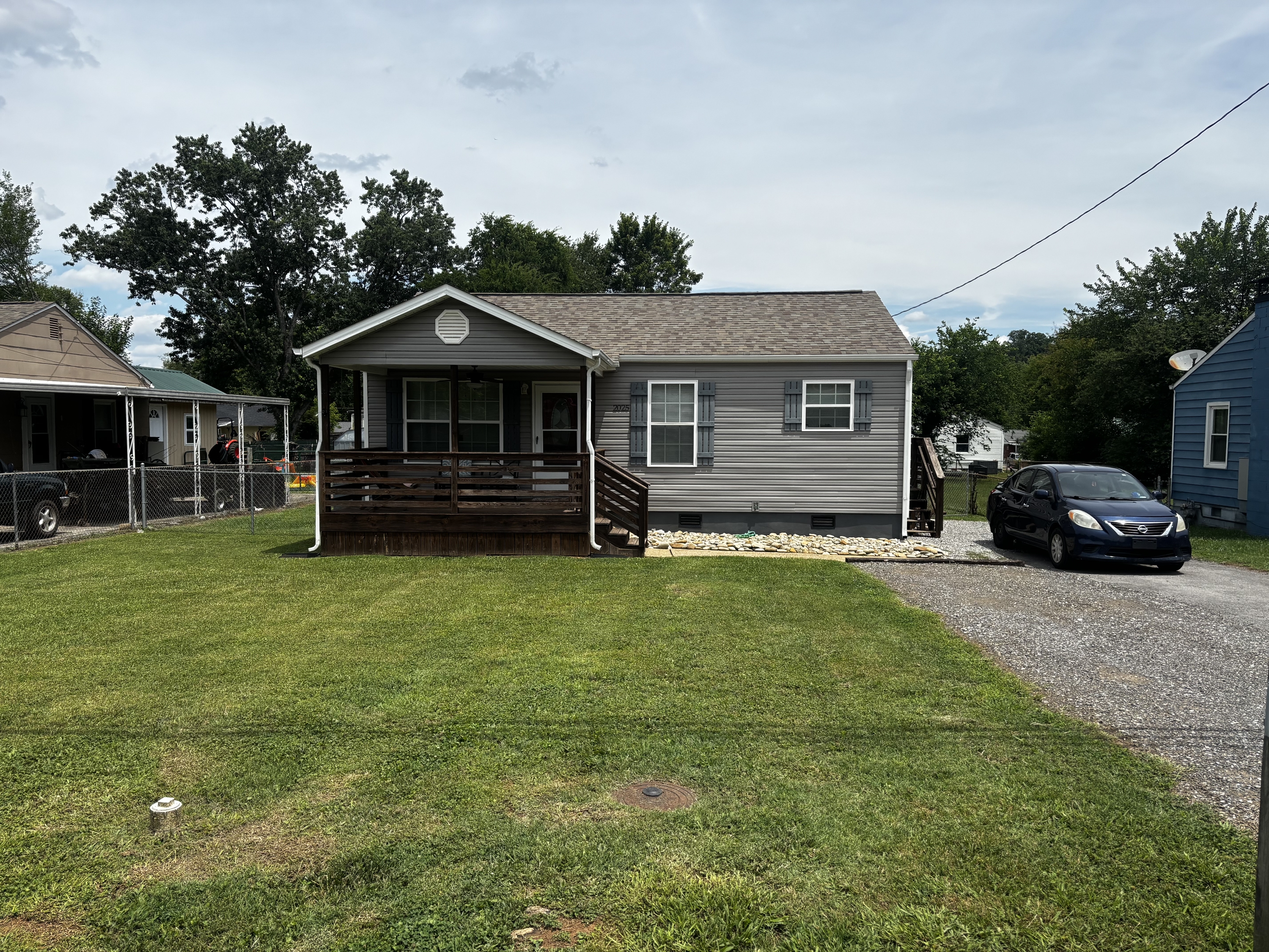 Knoxville House: 2025 McClung Ave