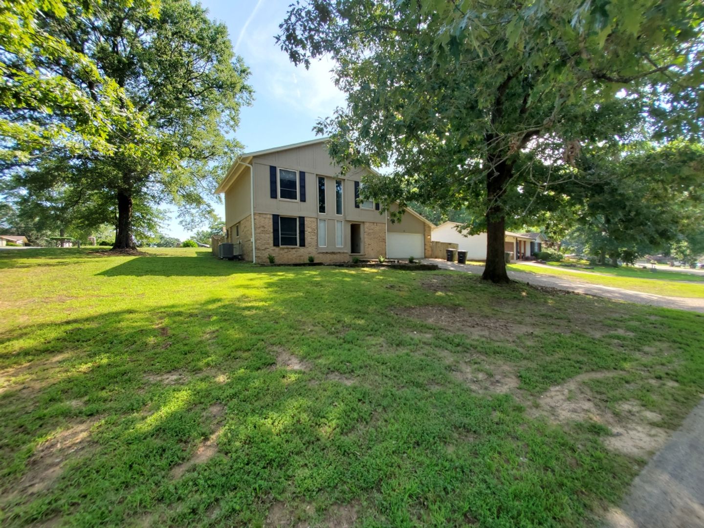 Jacksonville House: 32 Del Tara Drive