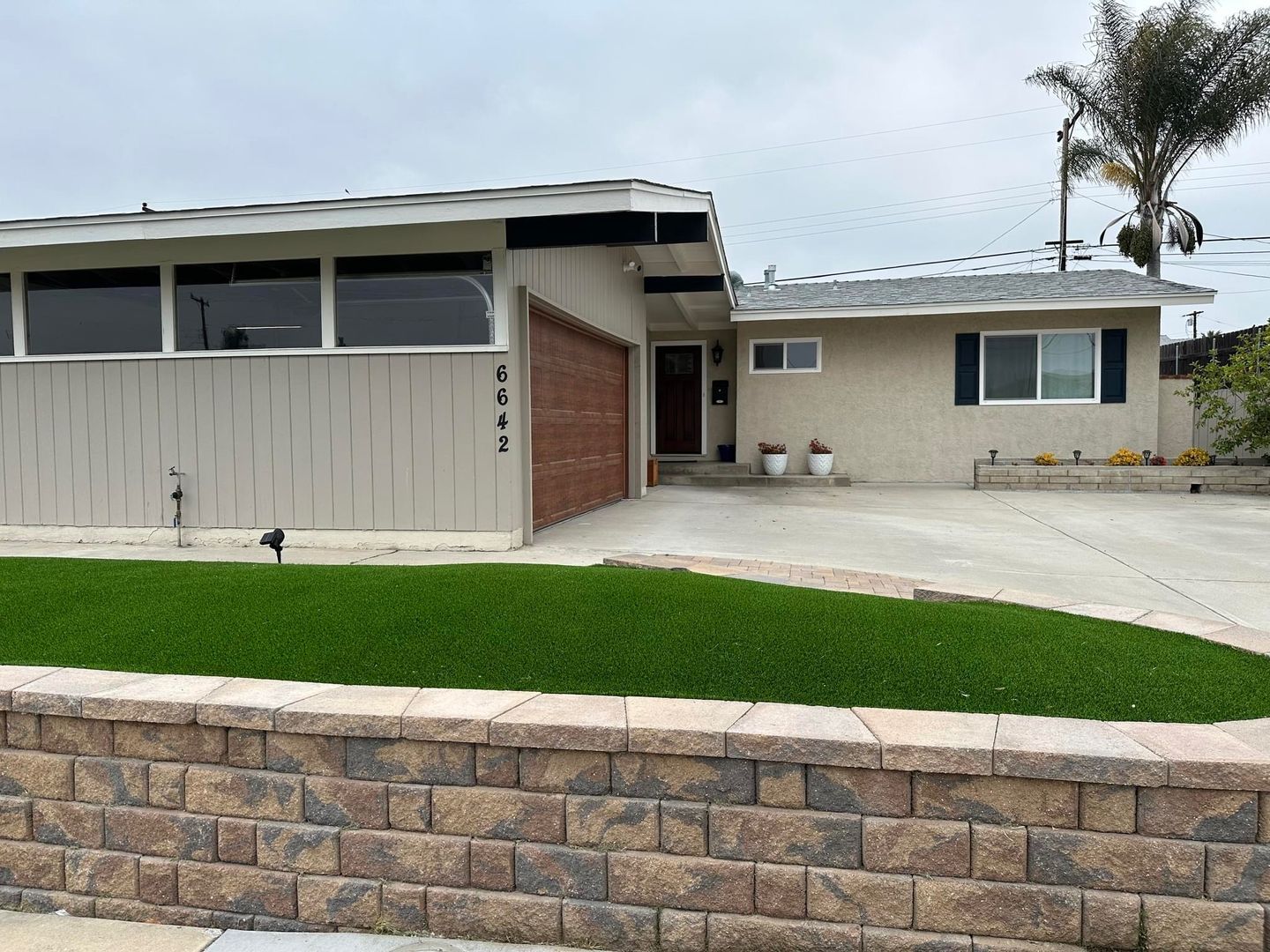 San Diego House: 6642 Carthage Street