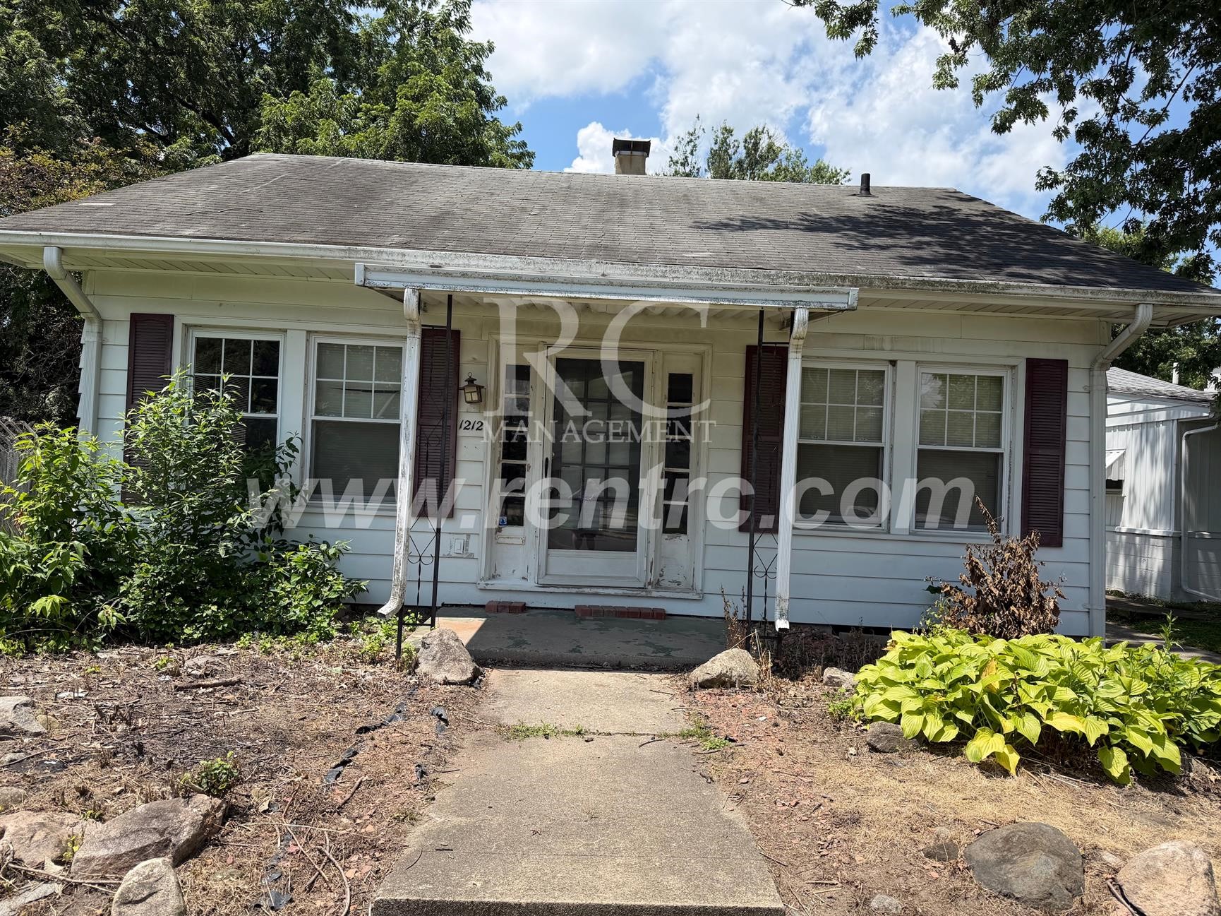 Danville House: 1212 Robinson