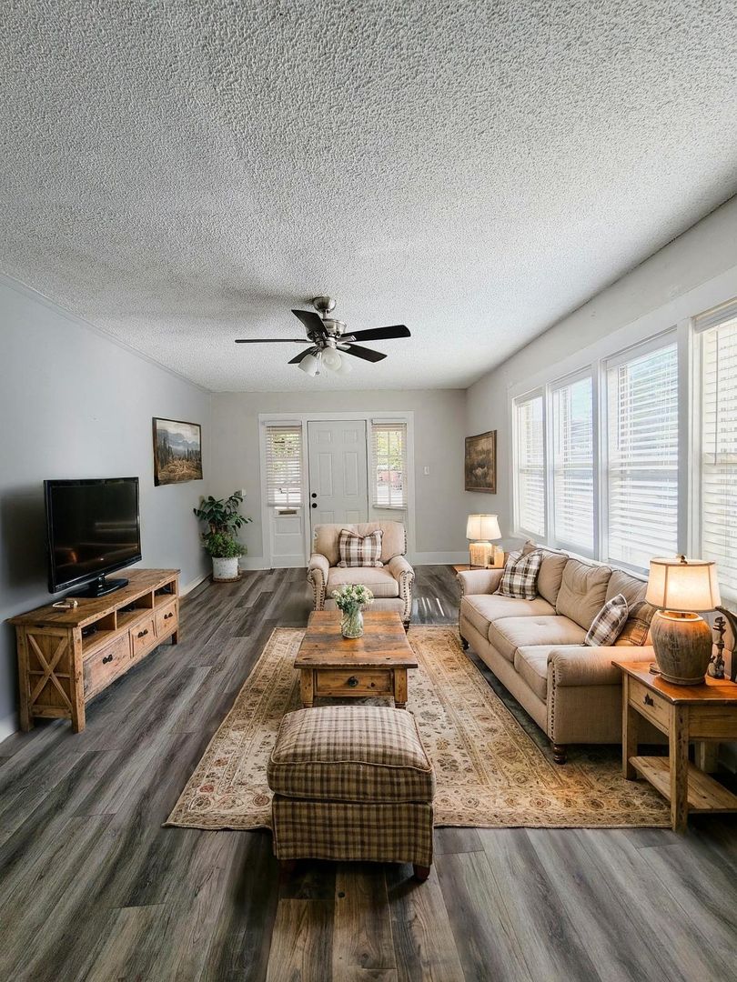 Colorado Springs House: 112 N Walnut Street