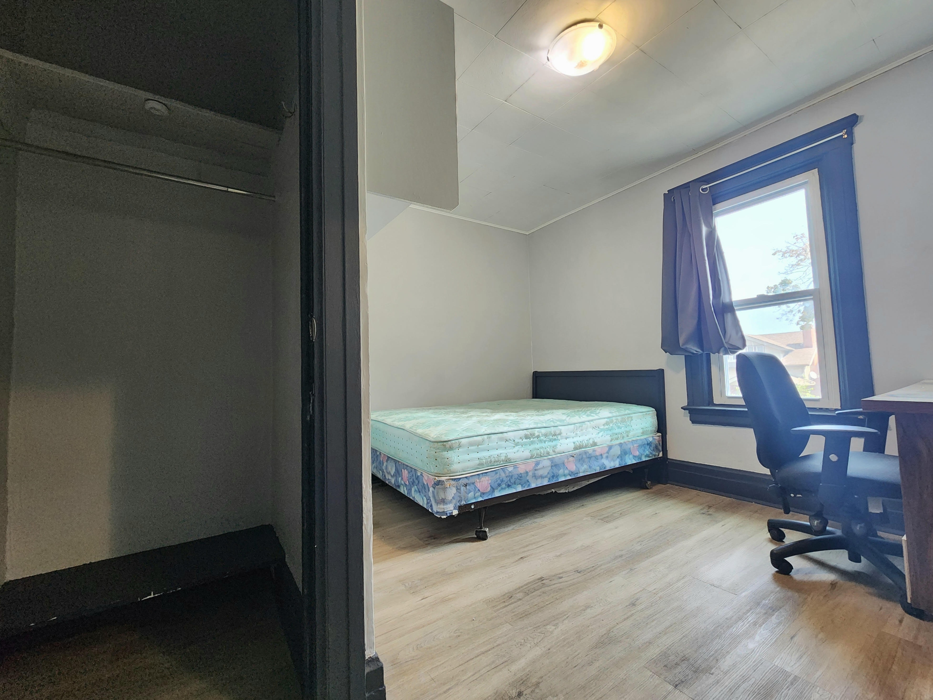 Windsor Condo: 329 Randolph Ave