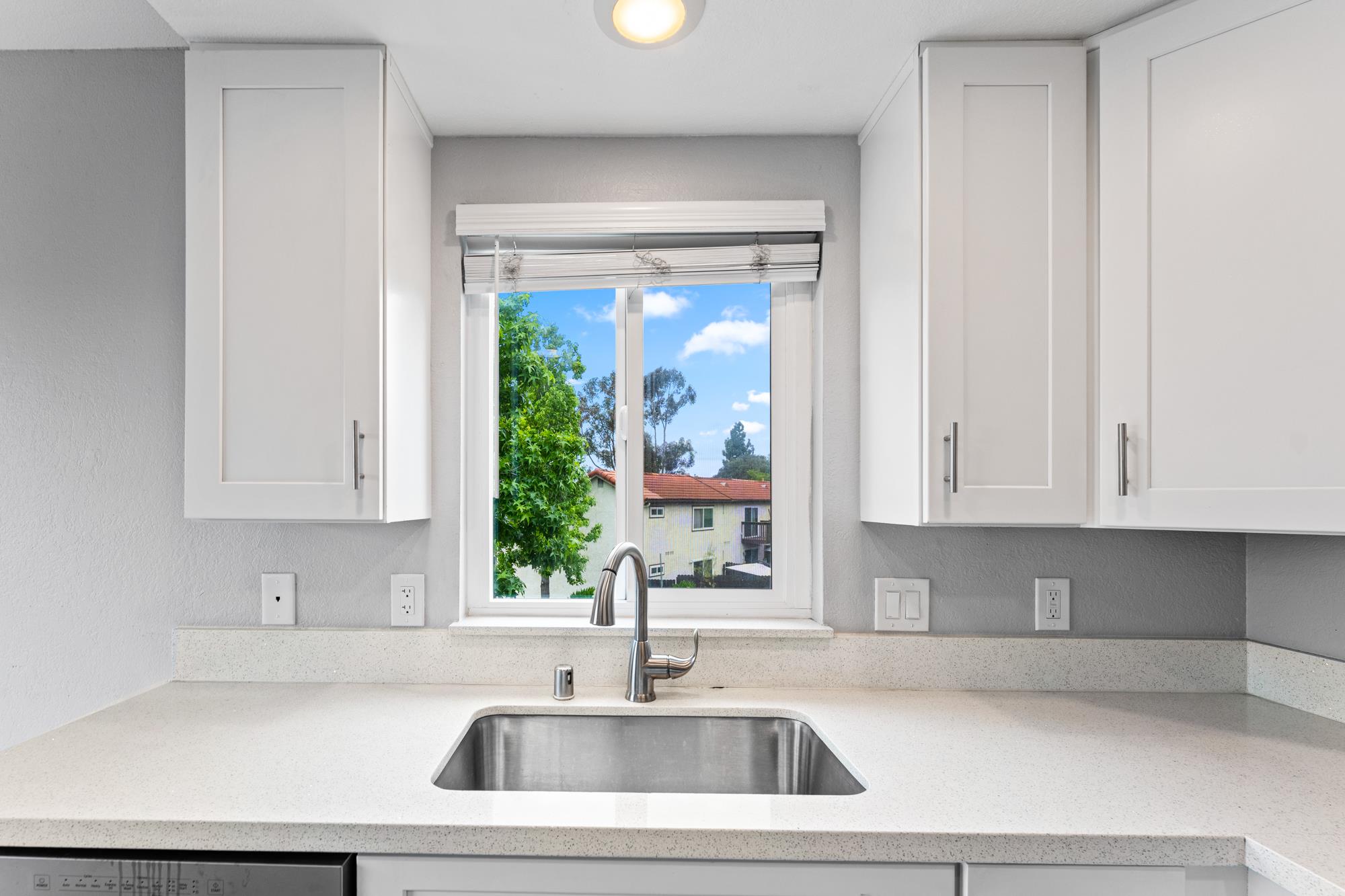 Vista Apartment: 560 Copper Drive