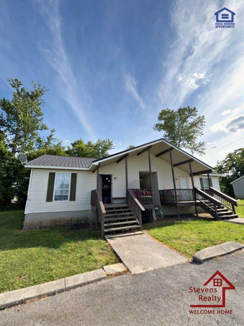 Mcminnville House: 190 Dogwood Pointe Dr