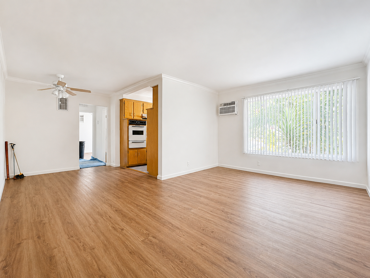 West Hollywood Condo: 942 N Gardner St