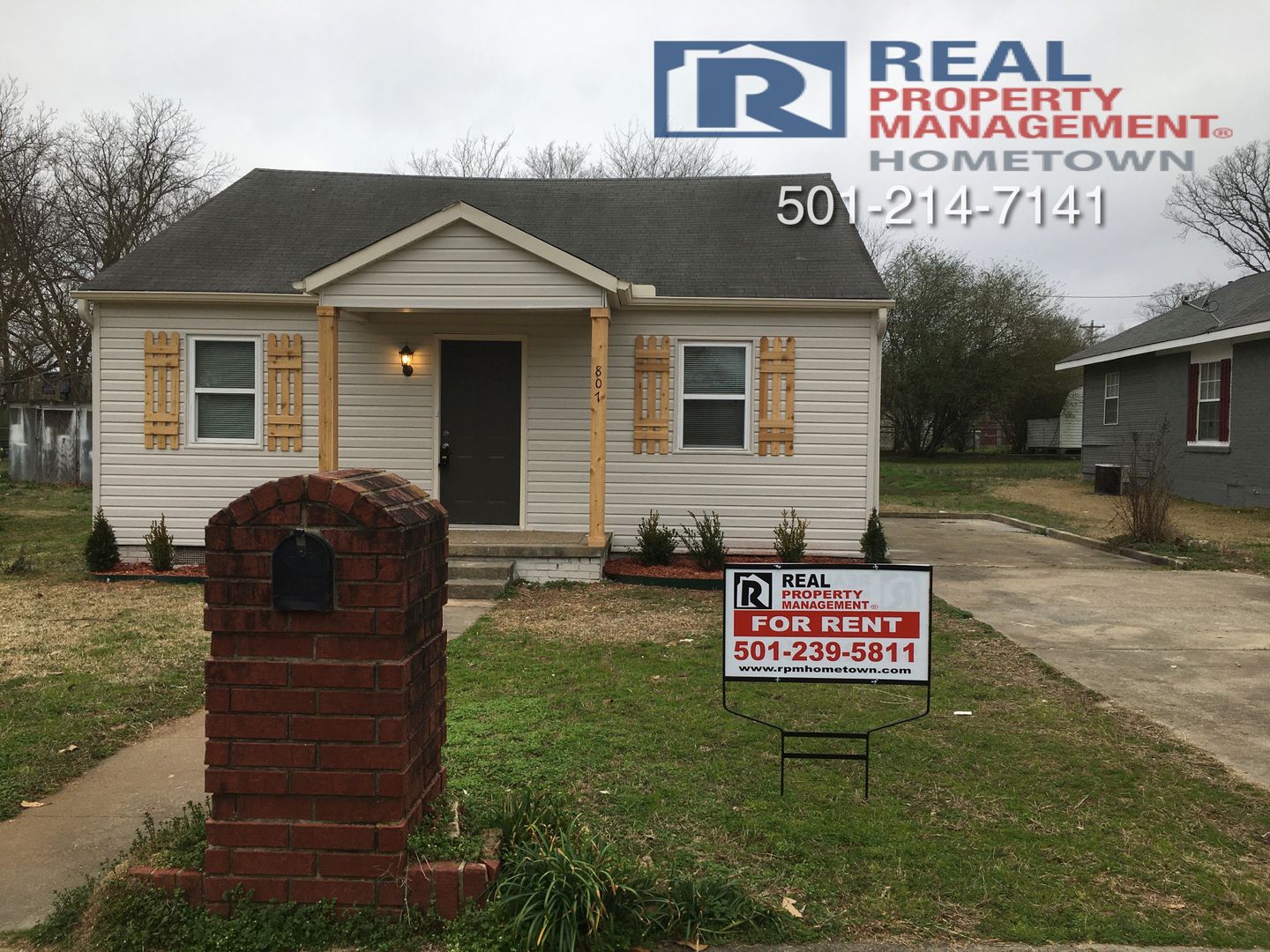 Benton House: 807 S Main St