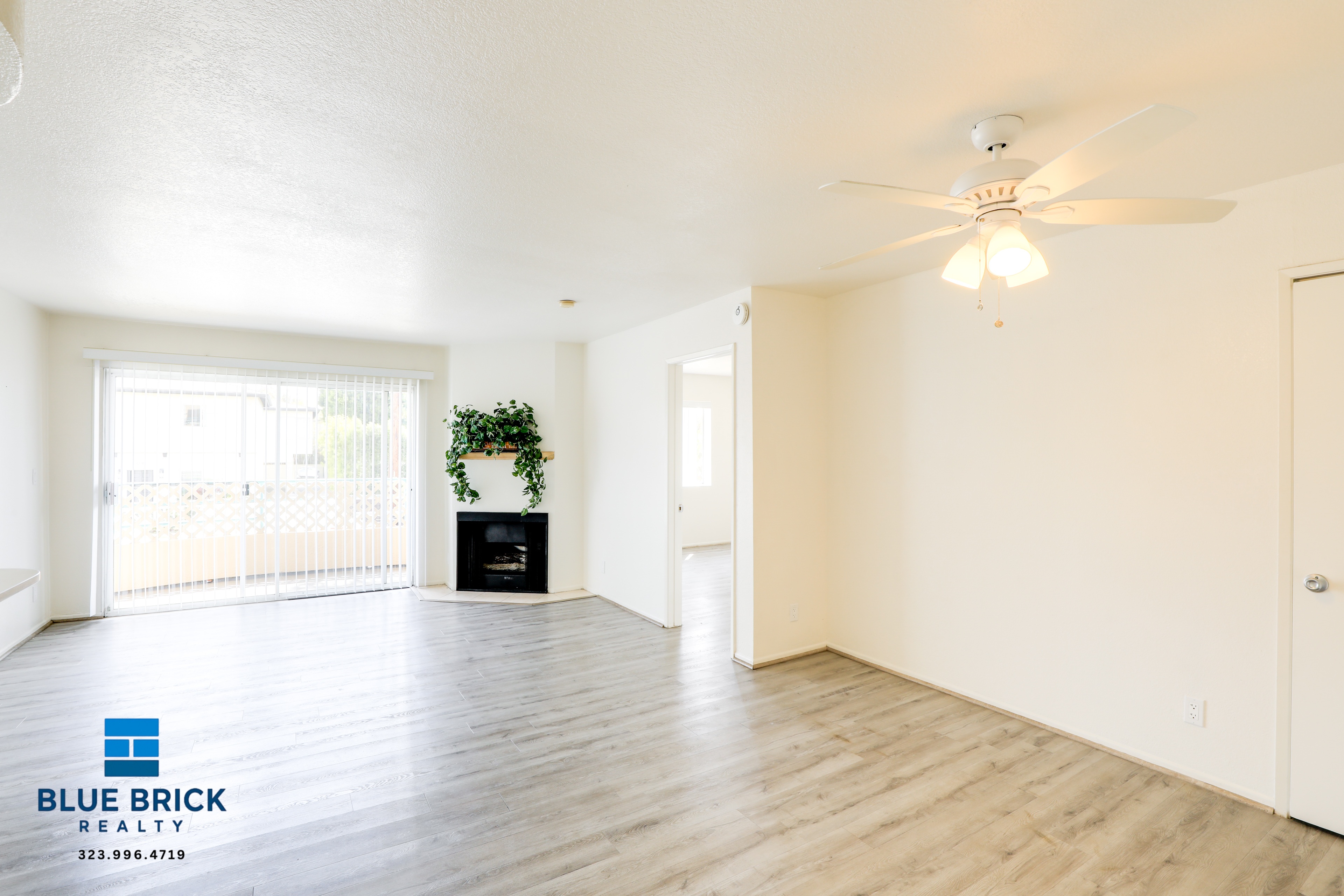 Los Angeles Apartment: 3775 Beethoven St