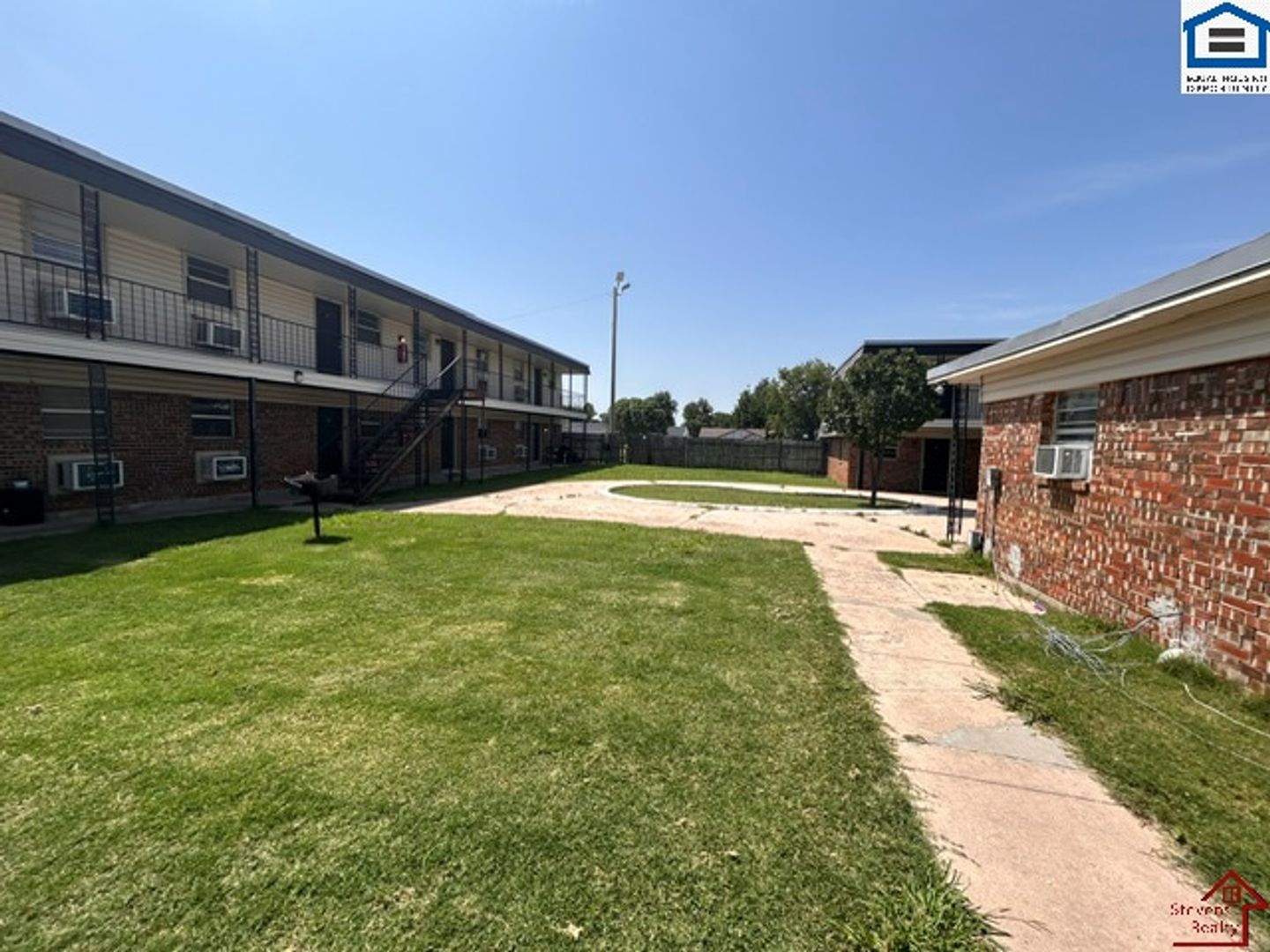 Lawton Apartment: 1314 NW Irwin Ave