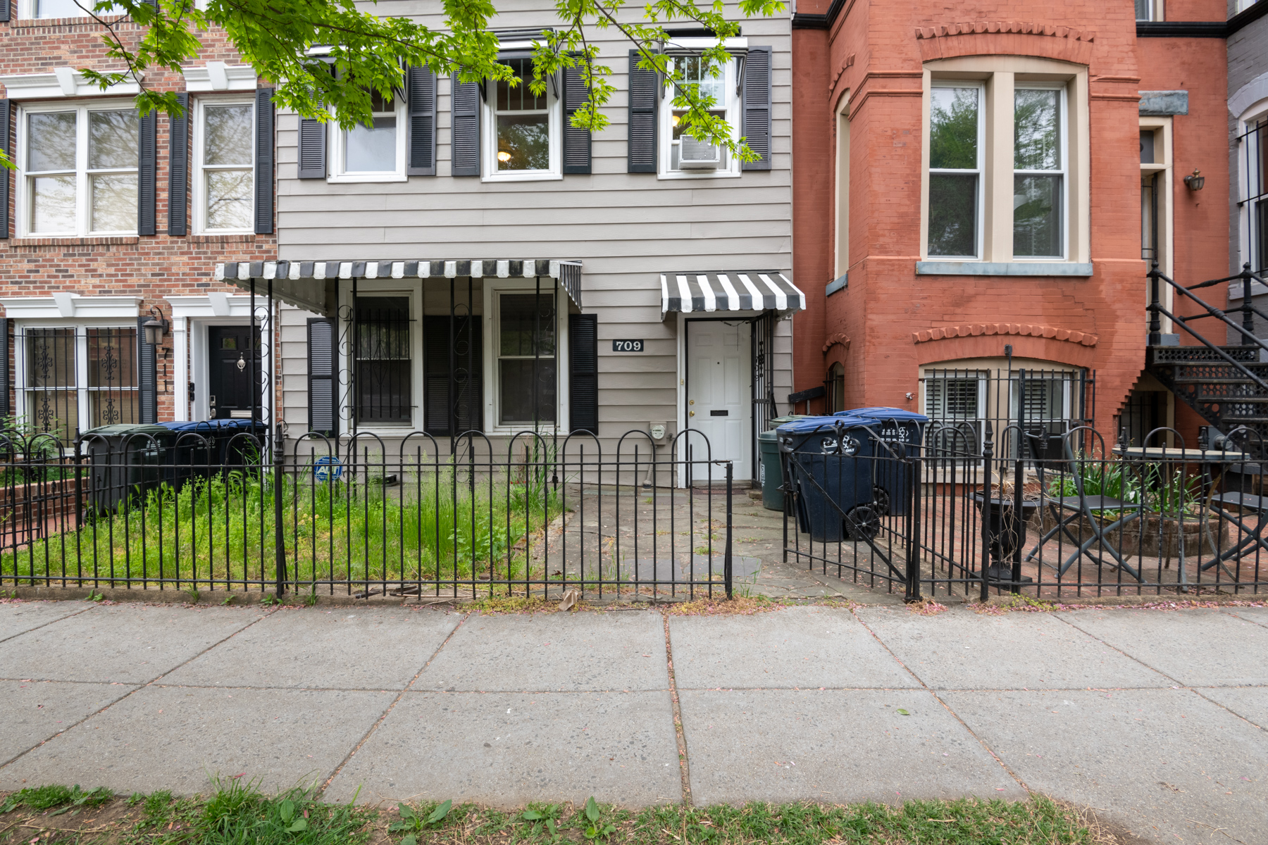 Washington House: 709 13th St NE