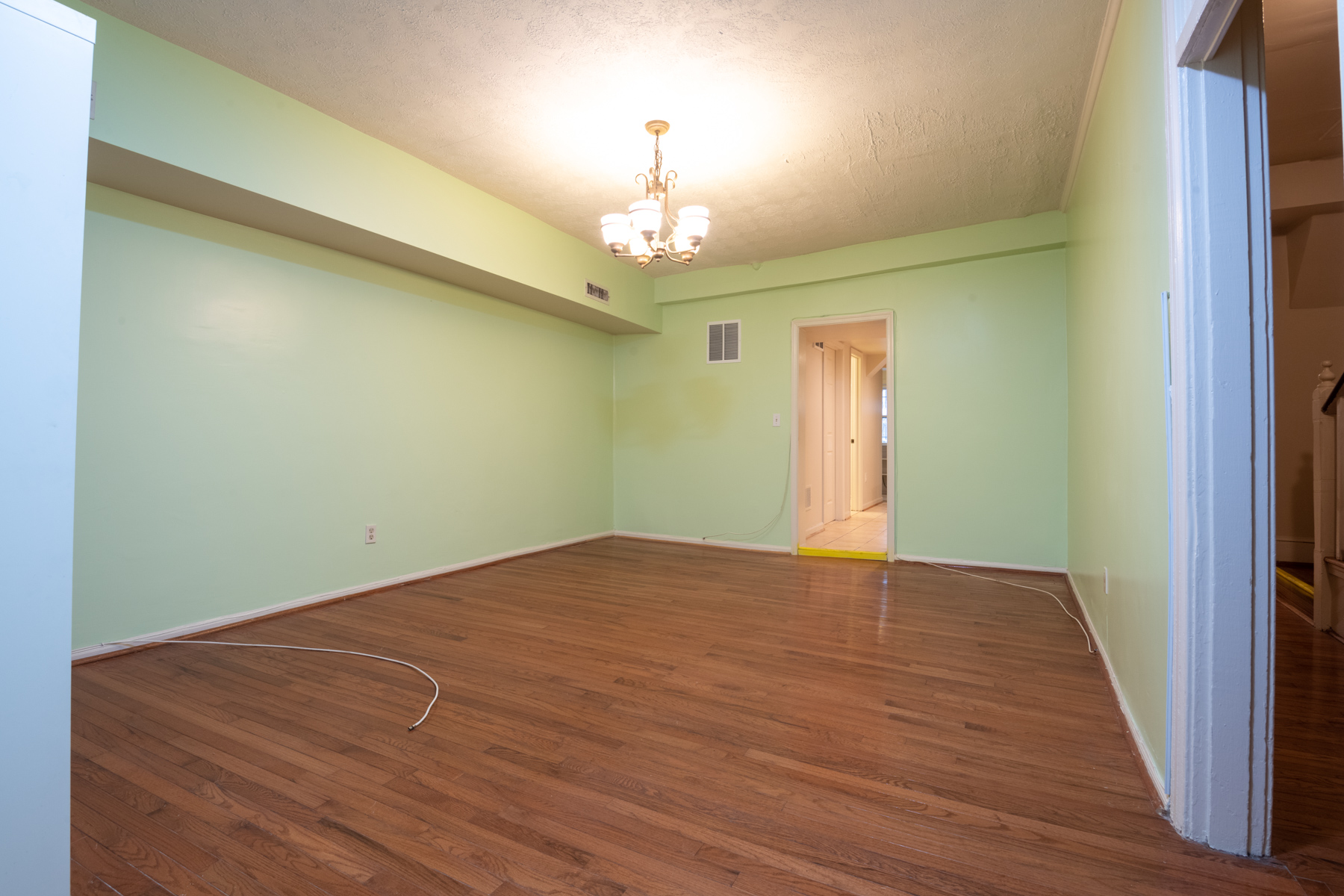Washington House: 709 13th St NE