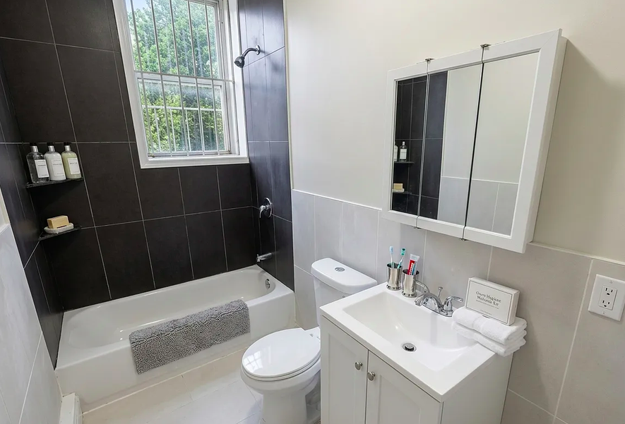 Newark Condo: 15 Goldsmith Ave