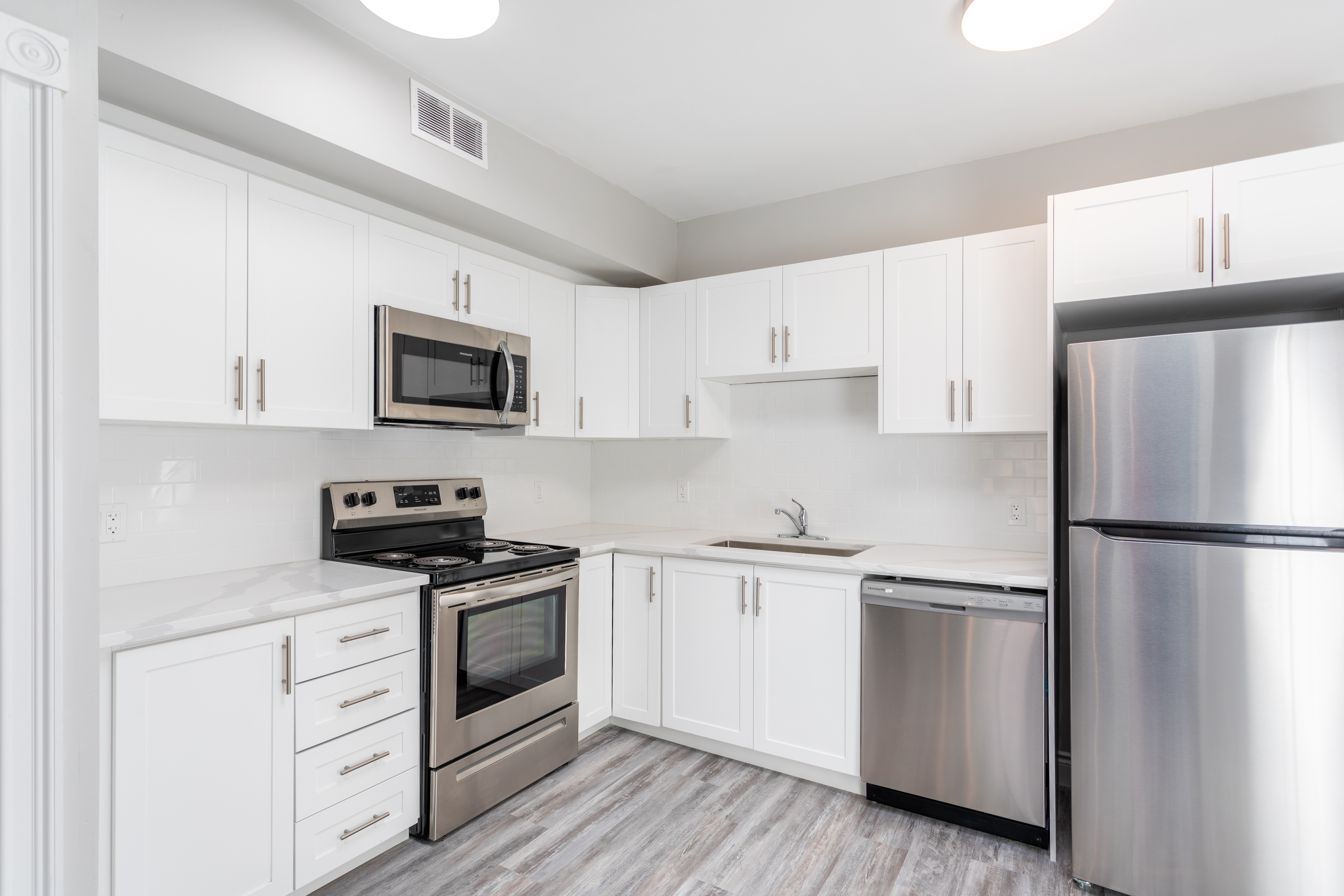 Hamilton Condo: 1141 Main St East