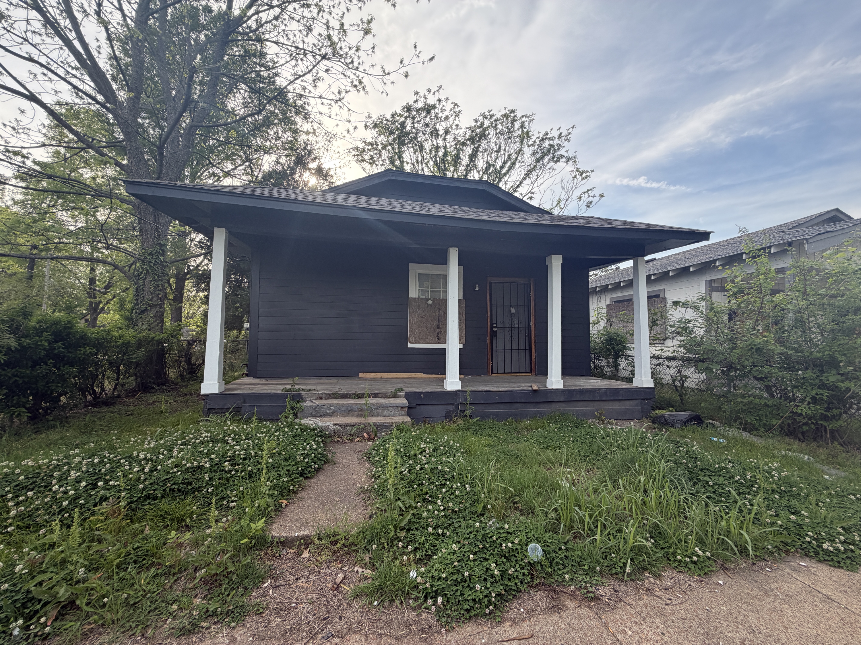 Memphis House: 765 Grand St