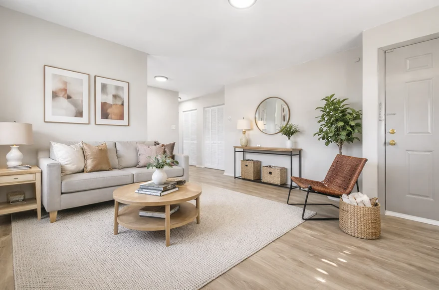 Magnolia Condo: 501-505 N whitehorse Pike