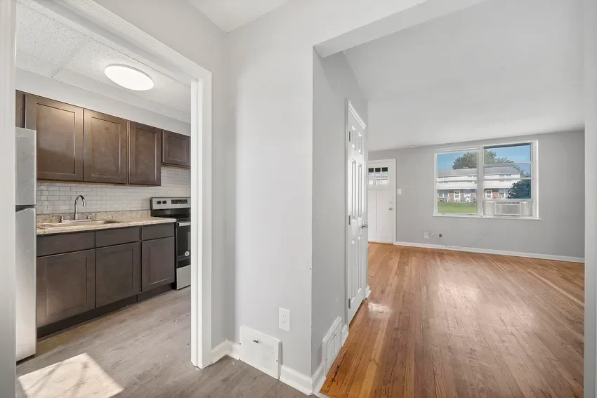 Bridgeton Townhome: 111 Wayne Rd