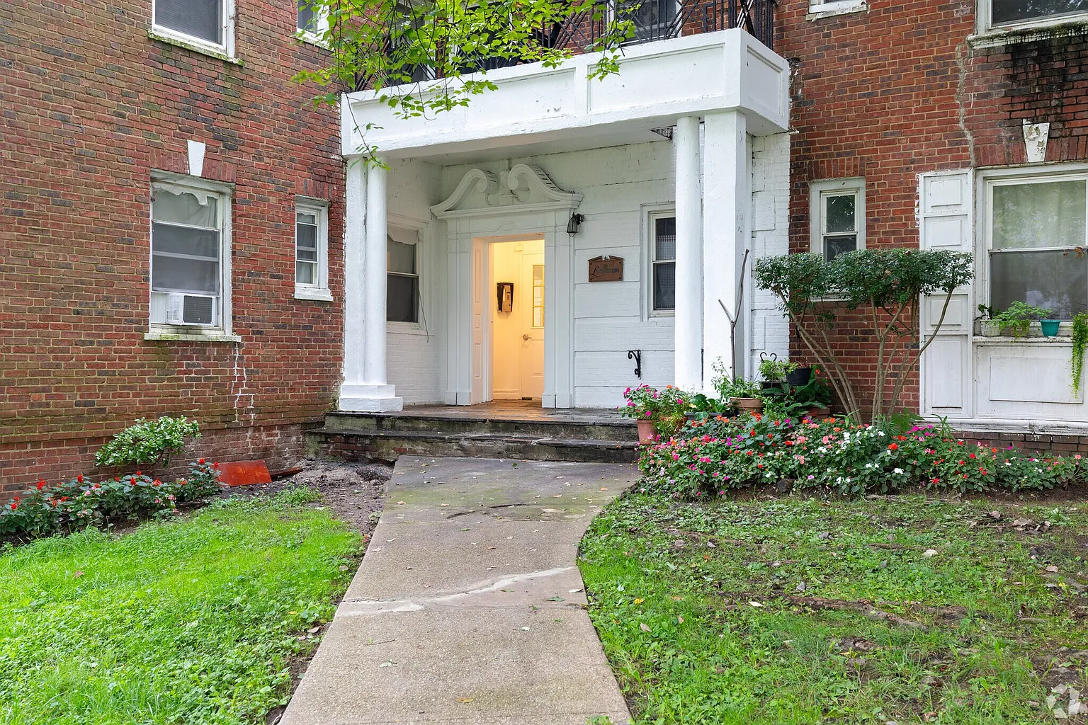 Trenton Condo: 455 W State St.