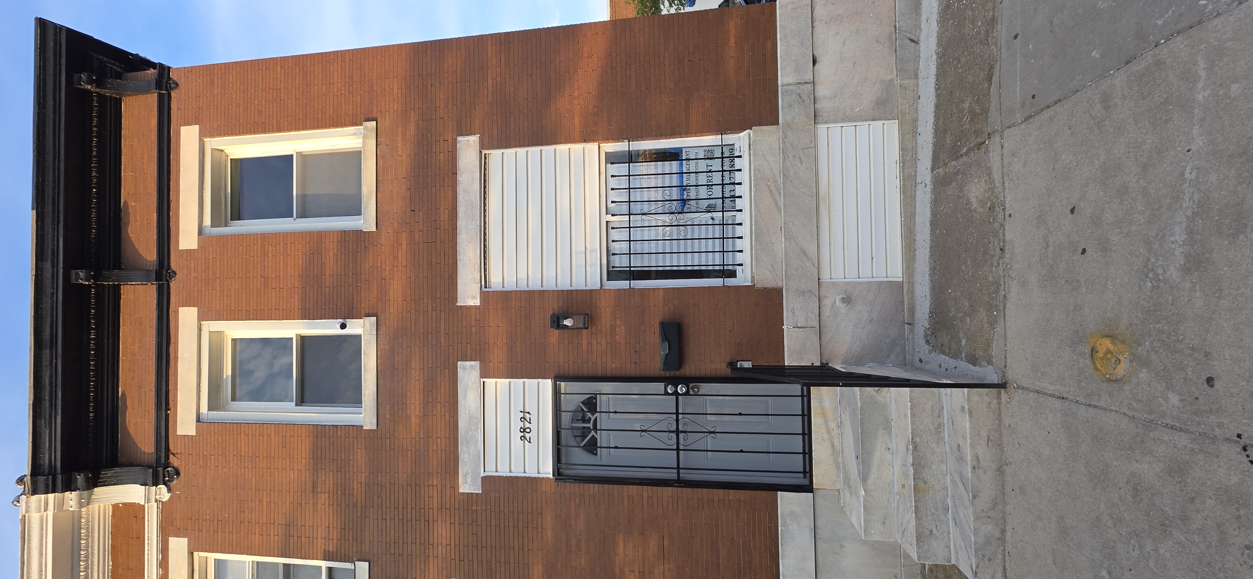 Baltimore Townhome: 2821 E Madison St
