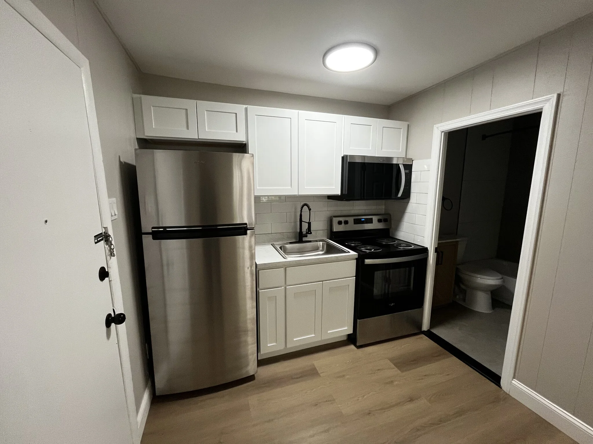 Statford Condo: 301 Columbia Ave