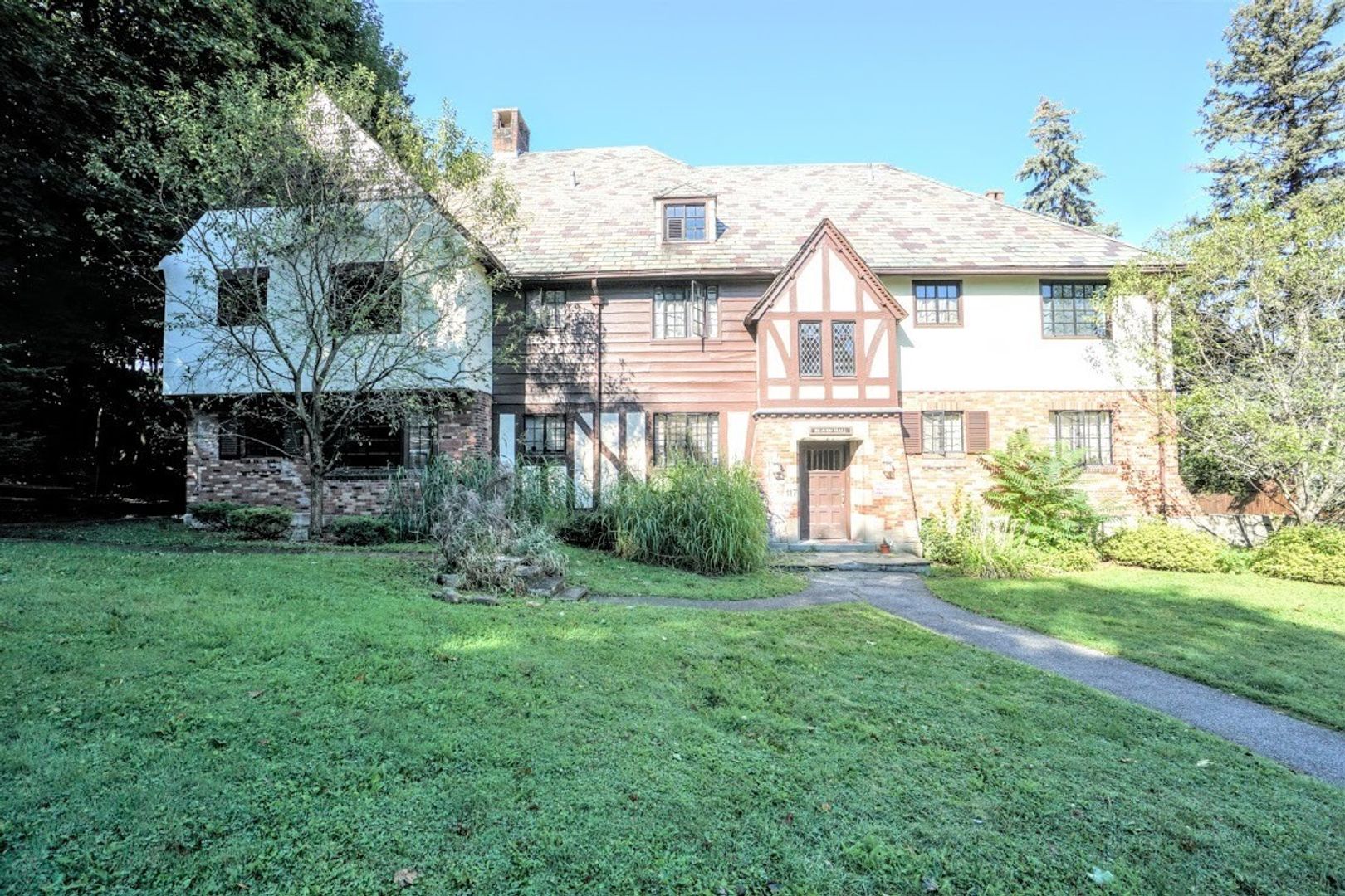 Rochester Condo: 117 Highland Parkway