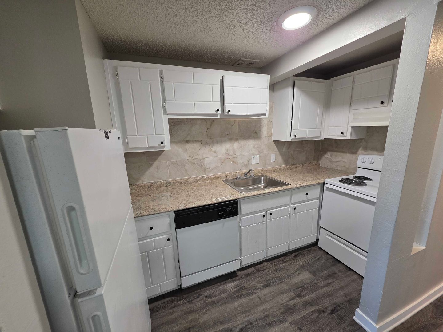 Pueblo Apartment: 2020 Jerry Murphy Rd