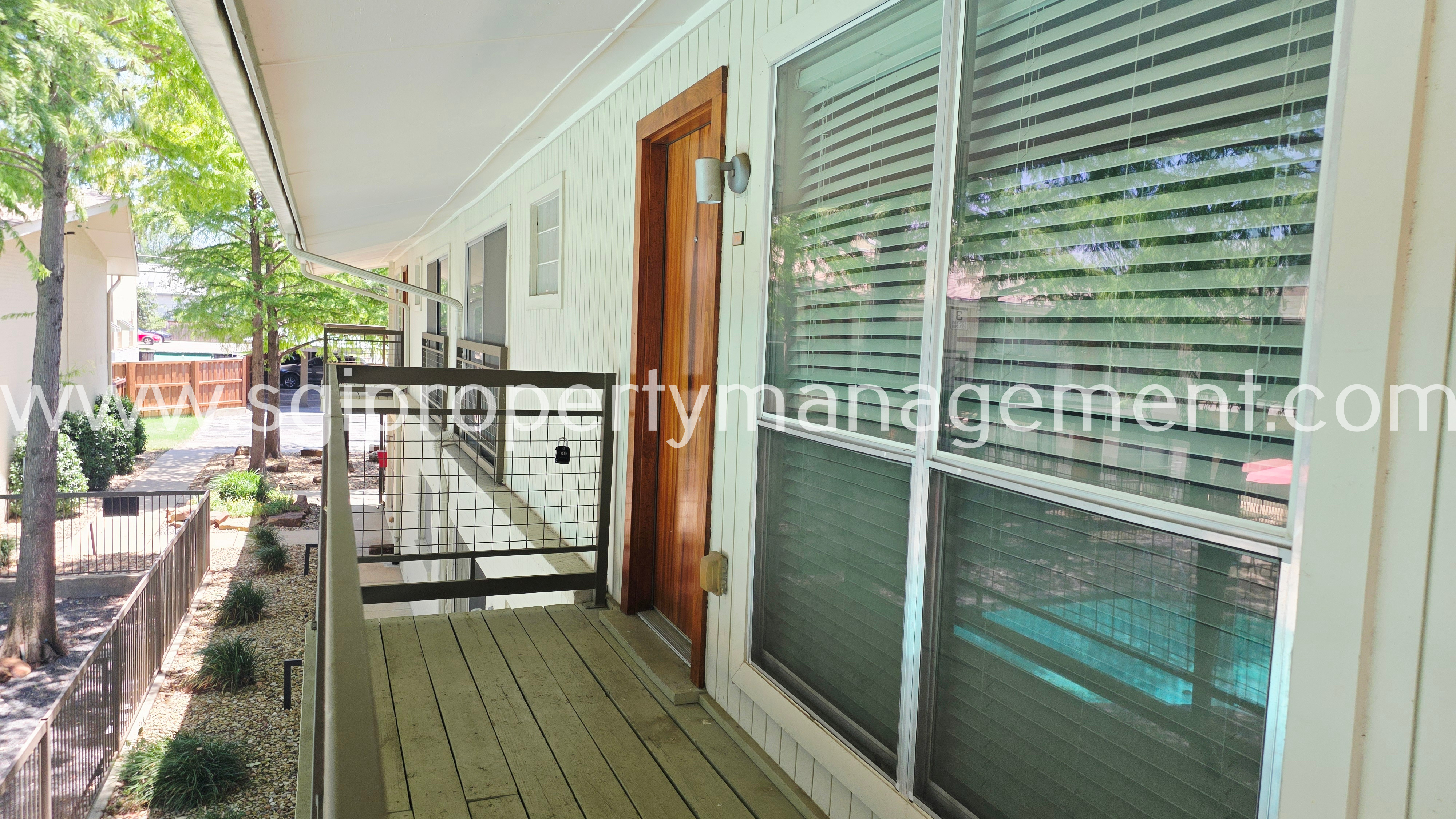 Dallas Condo: 4616 W Lovers Ln
