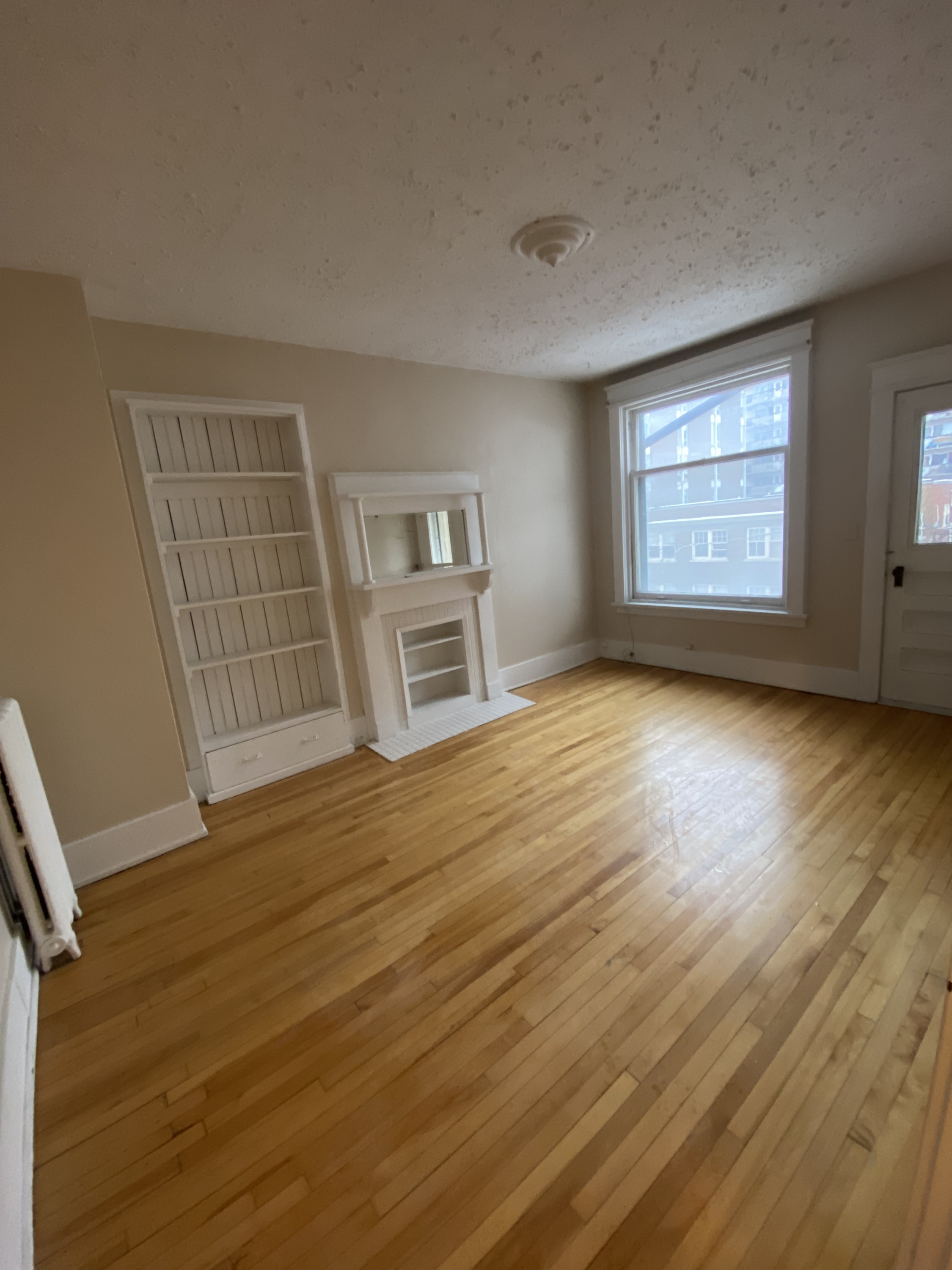 Ottawa Condo: 318 Cooper St