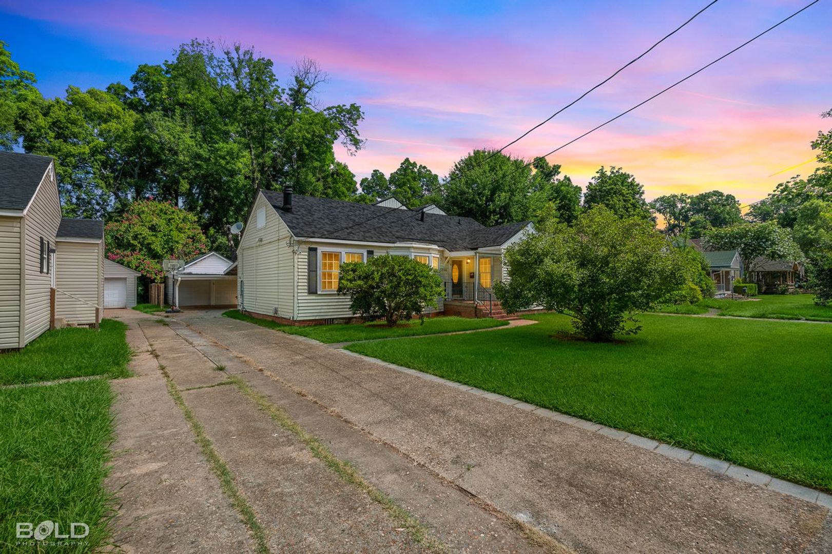 Shreveport House: 266 Carrollton Ave