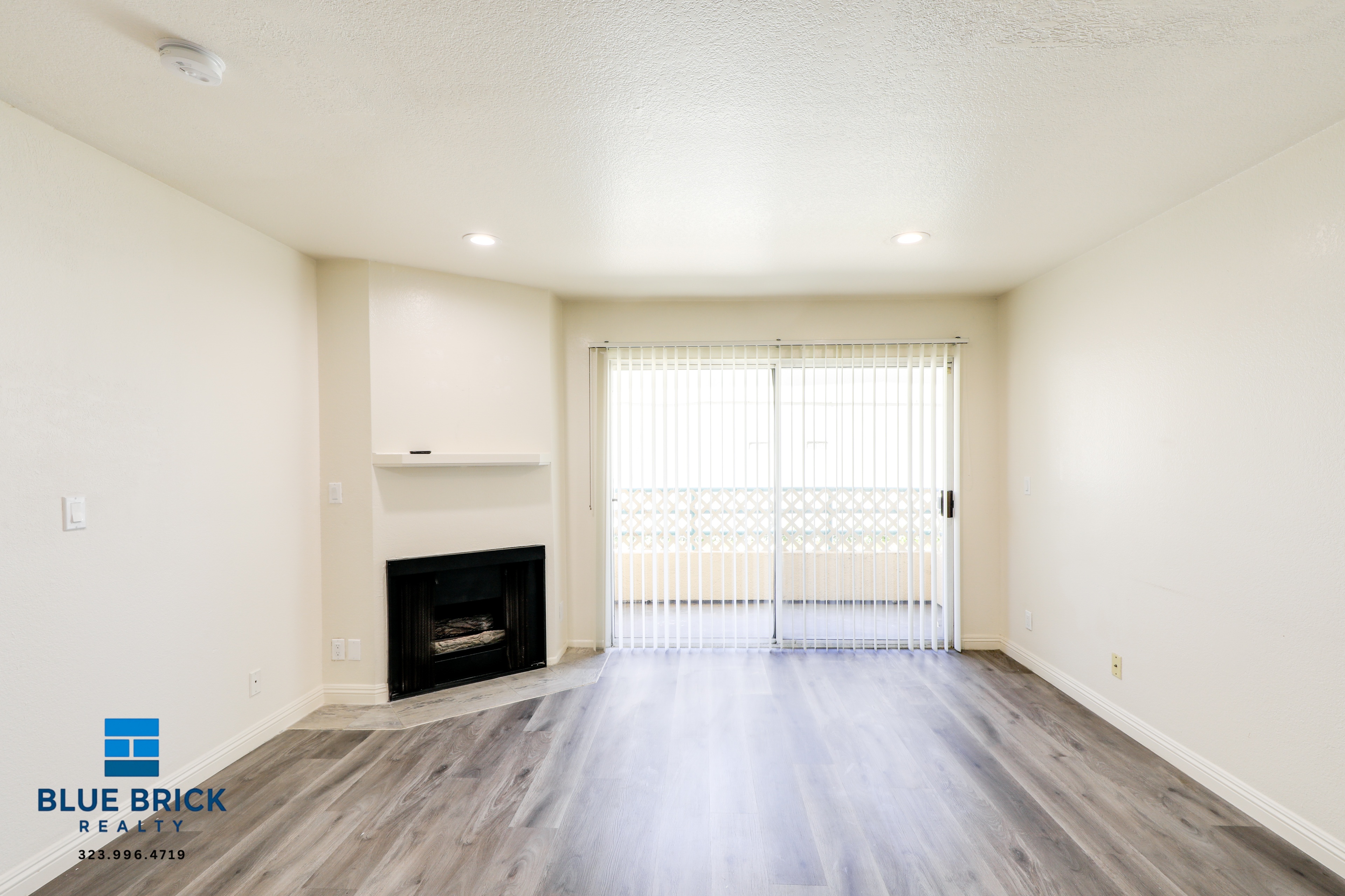 Los Angeles Apartment: 3775 Beethoven St