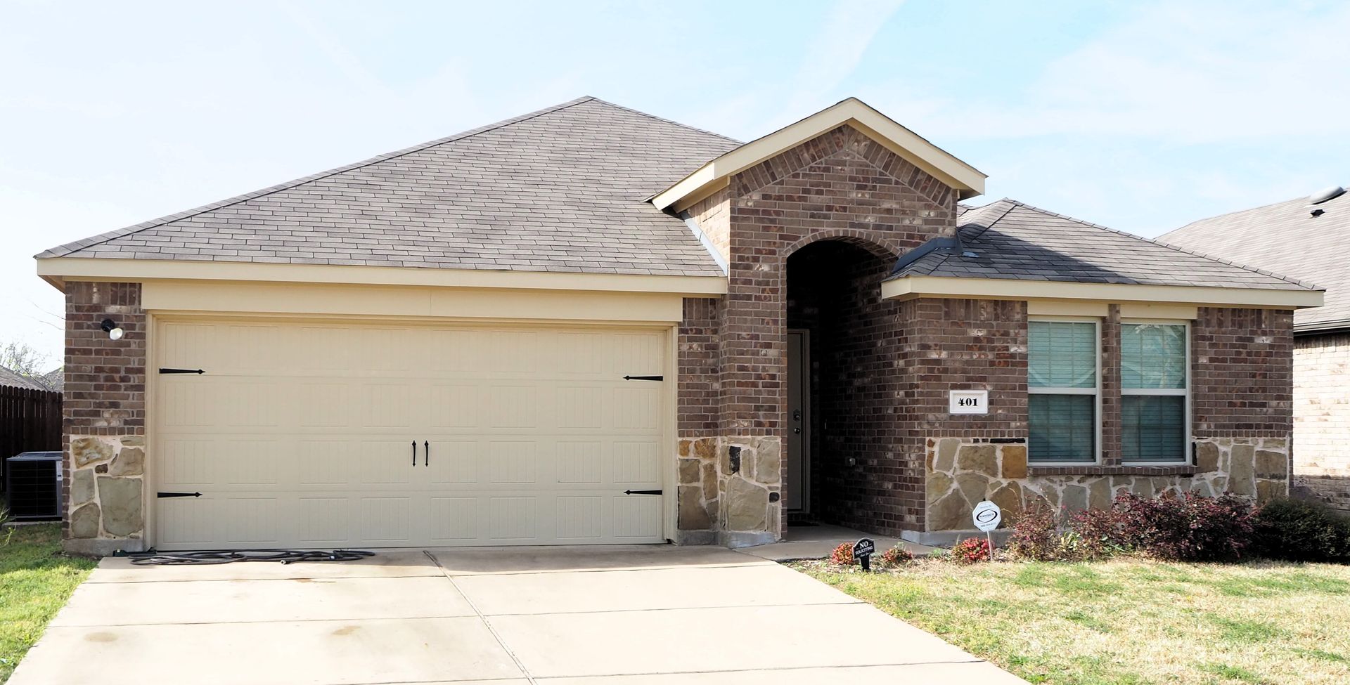 Denton House: 401 Wilson Way